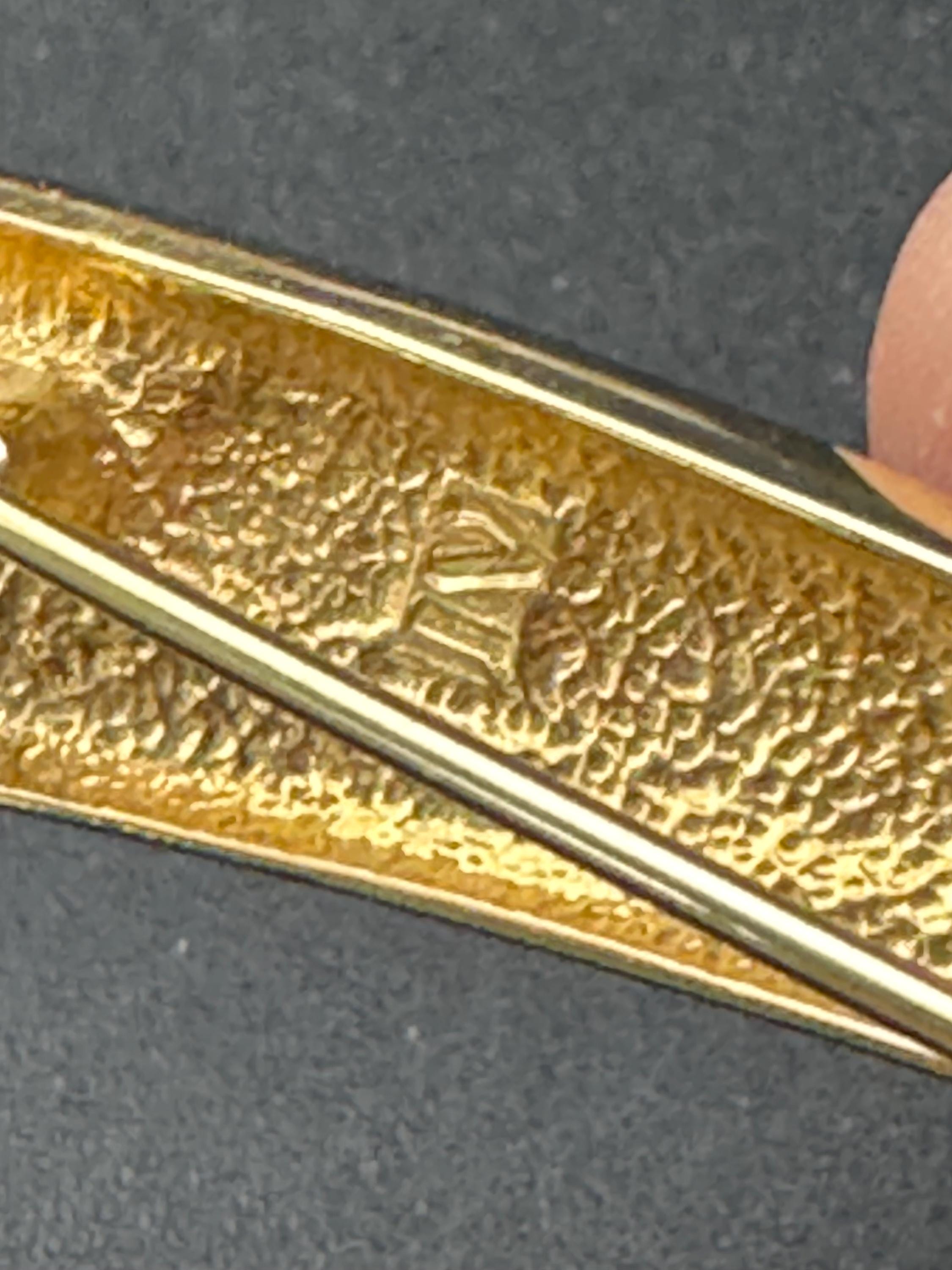 Vintage signed IV oversized 12cm very green enamel gold tone bar brooch long pin