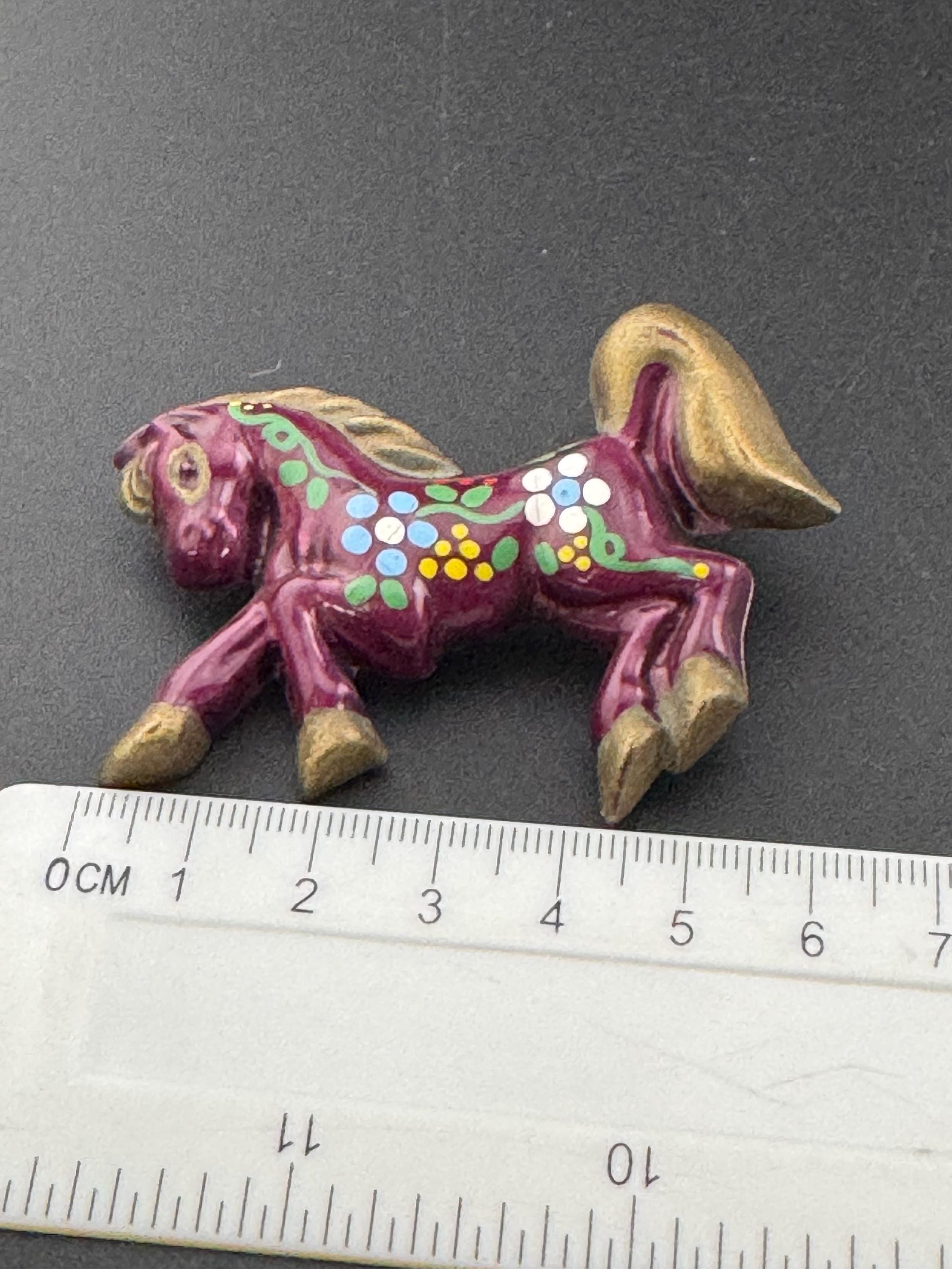Vintage large dark red ceramic floral hand painted horse brooch super kitsch