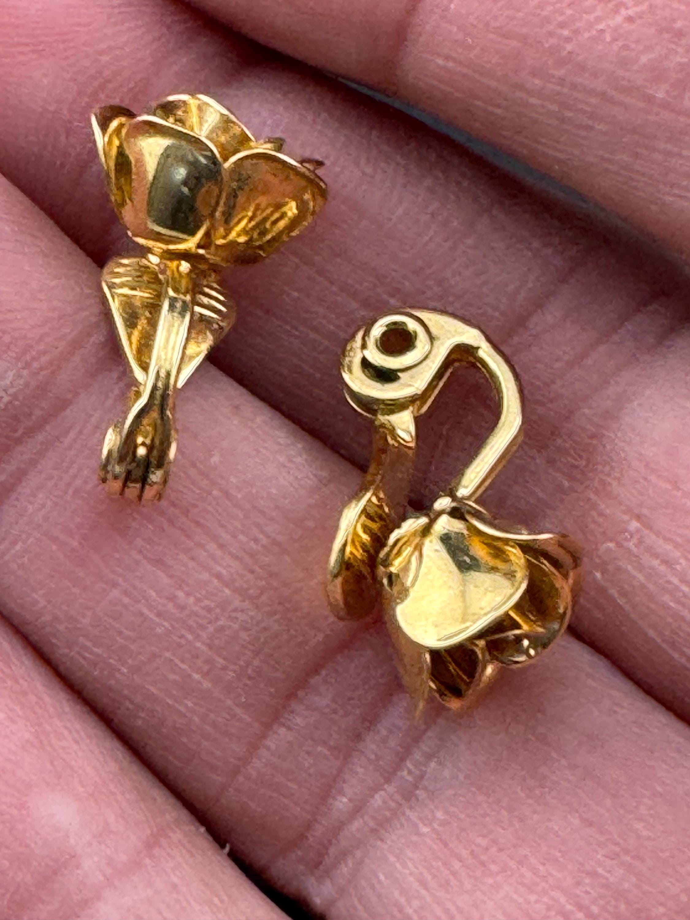 Vintage signed Monet 22ct triple gold plated floral rose stud clip on earrings