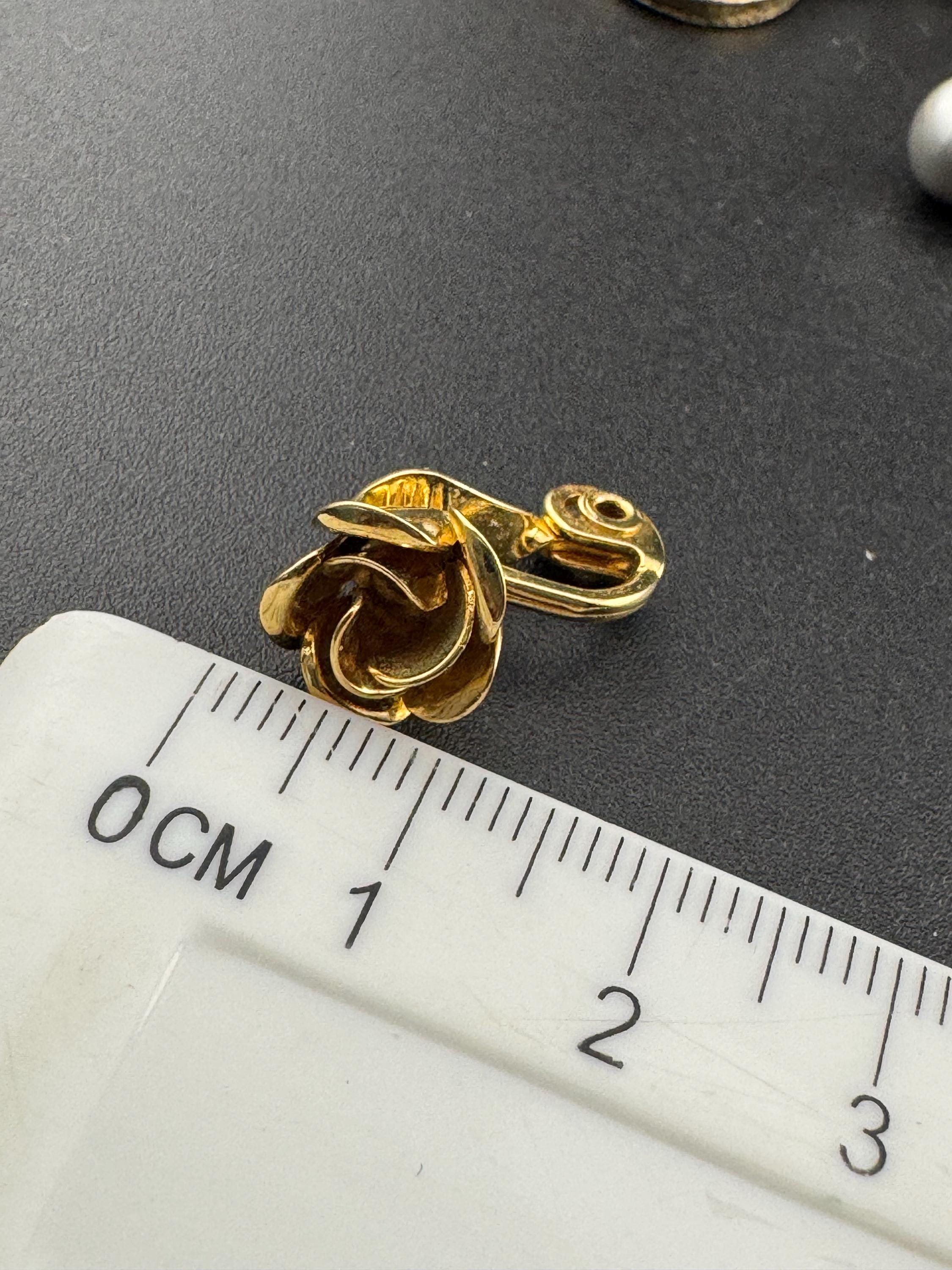 Vintage signed Monet 22ct triple gold plated floral rose stud clip on earrings