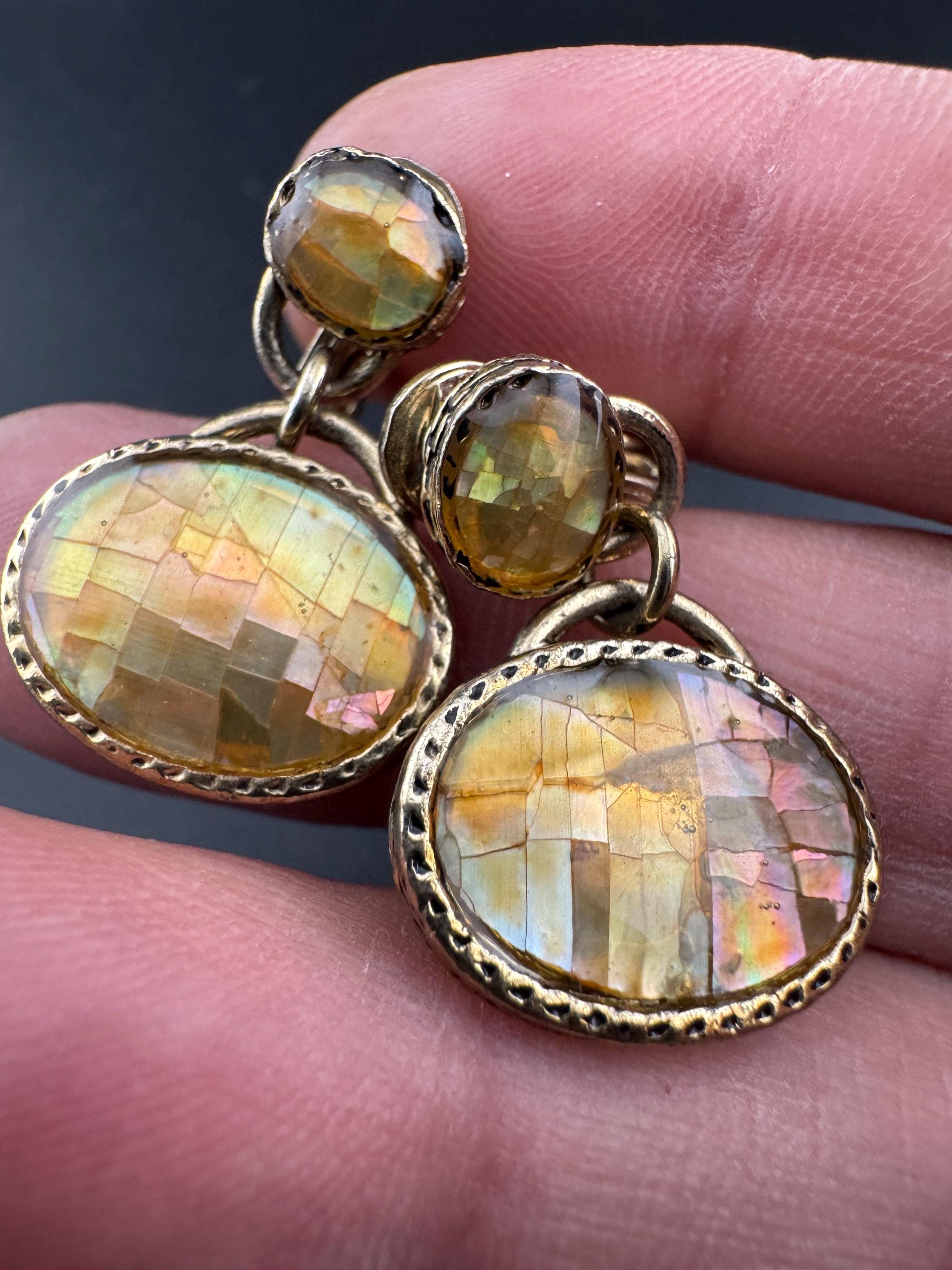 Vintage signed Monet 22ct triple gold plated shell cabochon dangly drop clip on earrings