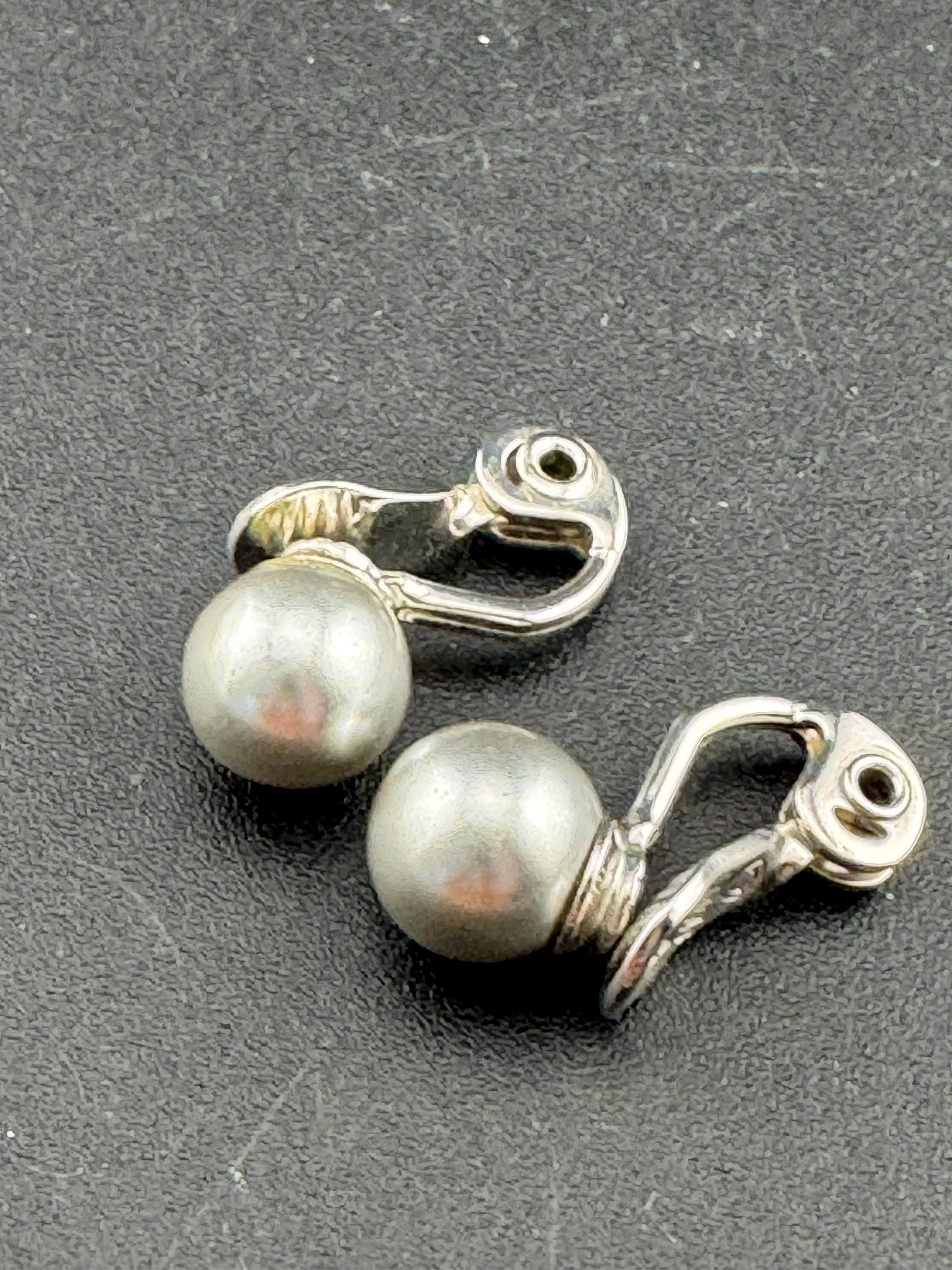 Vintage signed Monet faux grey pearl silver tone 22ct triple white gold plated ball stud clip on earrings 7mm