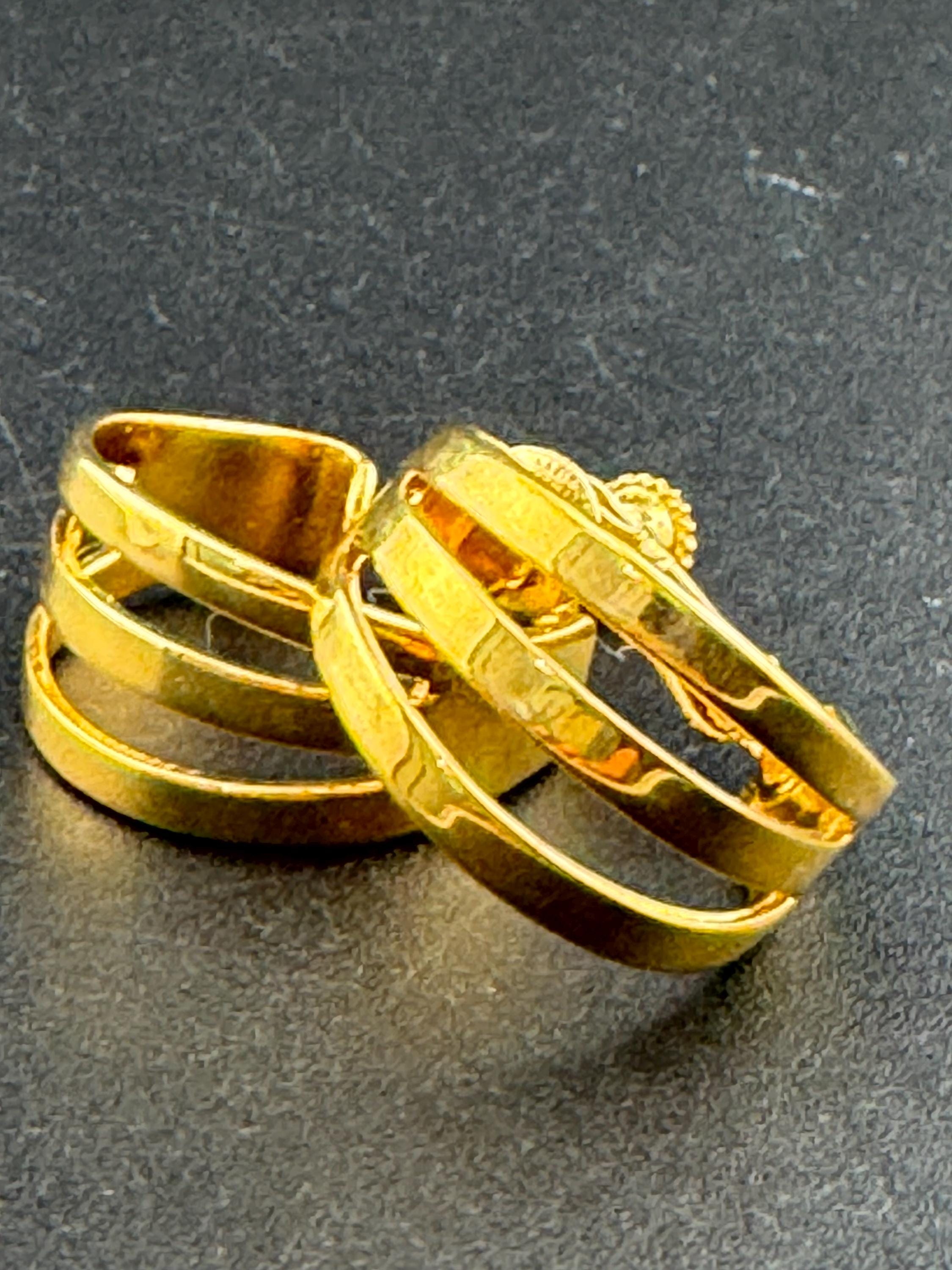 Signed NAPIER Vintage 2.5cm openwork gold tone clip on hoop earrings