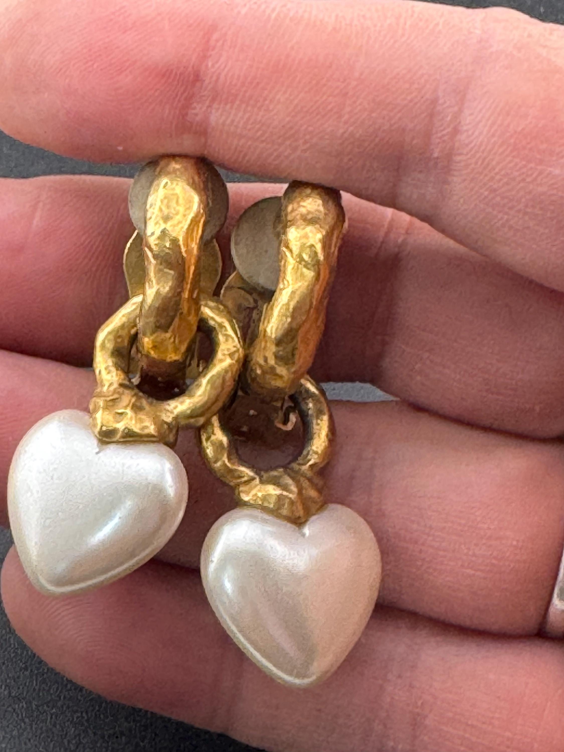 Signed AGATHA PARIS Vintage versatile Gold tone hoop and faux pearl hearts clip on earrings