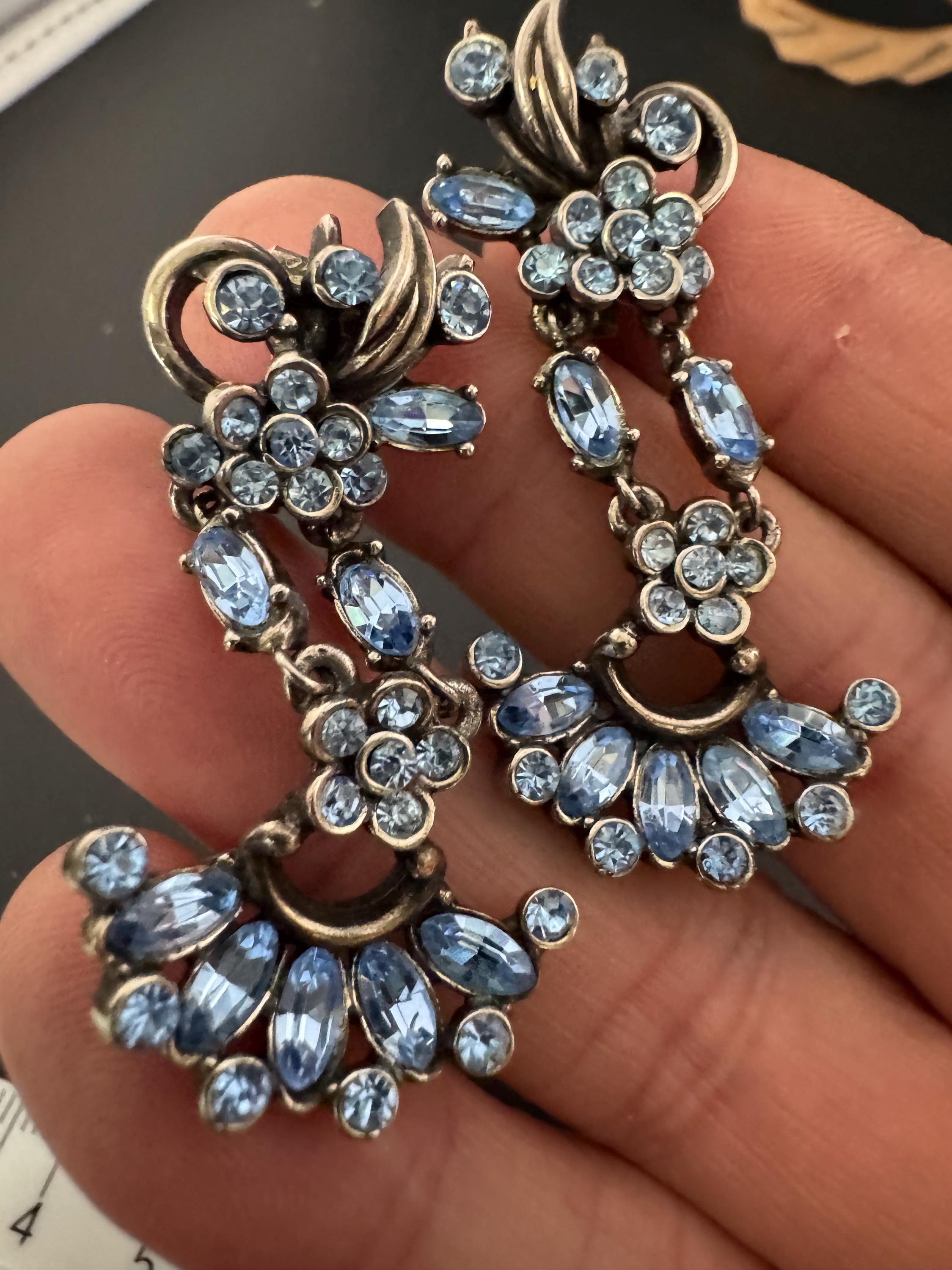 Signed HOLLYCRAFT sapphire blue rhinestone diamanté long drop  articulated earrings Vintage silver tone