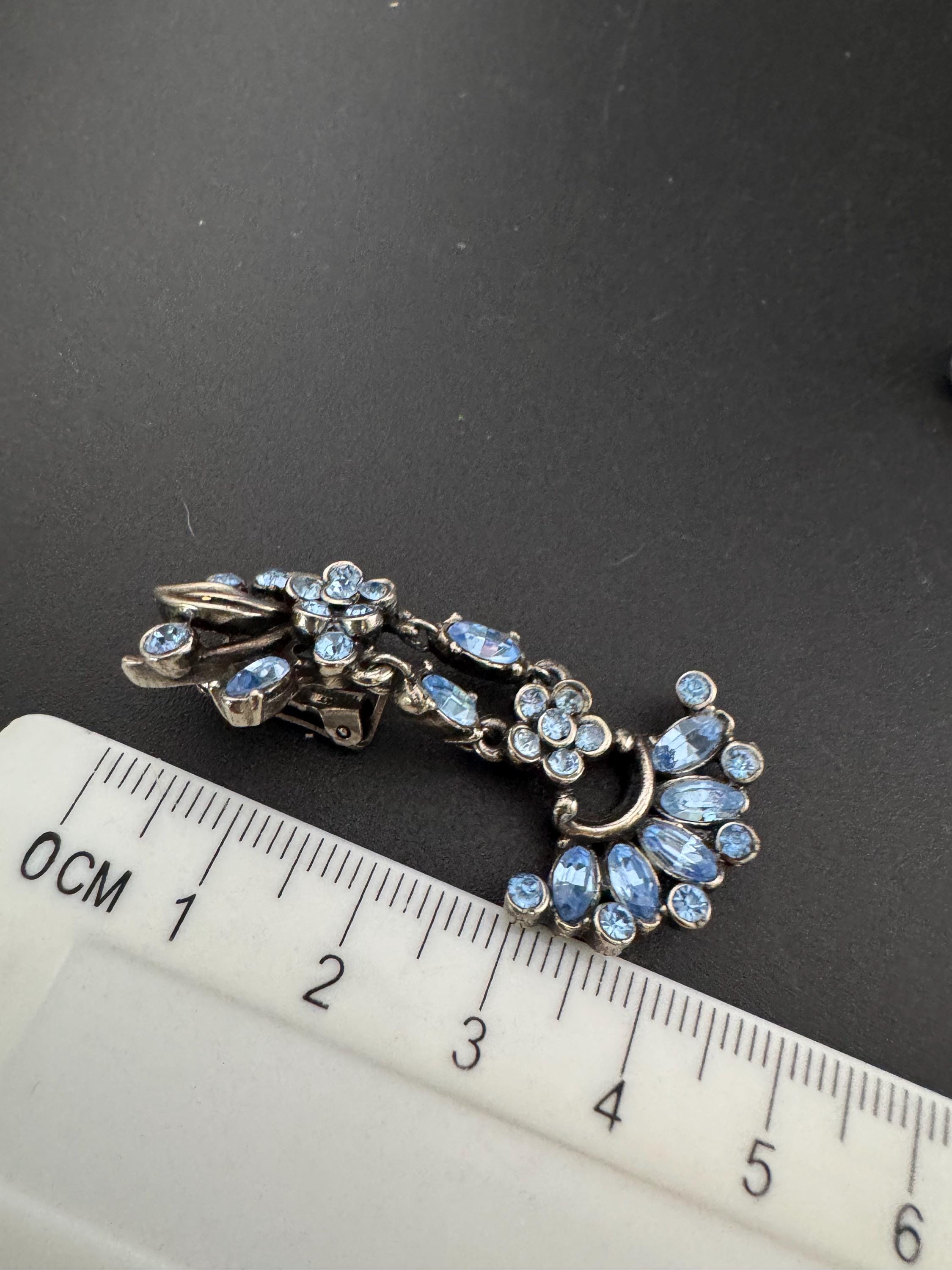 Signed HOLLYCRAFT sapphire blue rhinestone diamanté long drop  articulated earrings Vintage silver tone