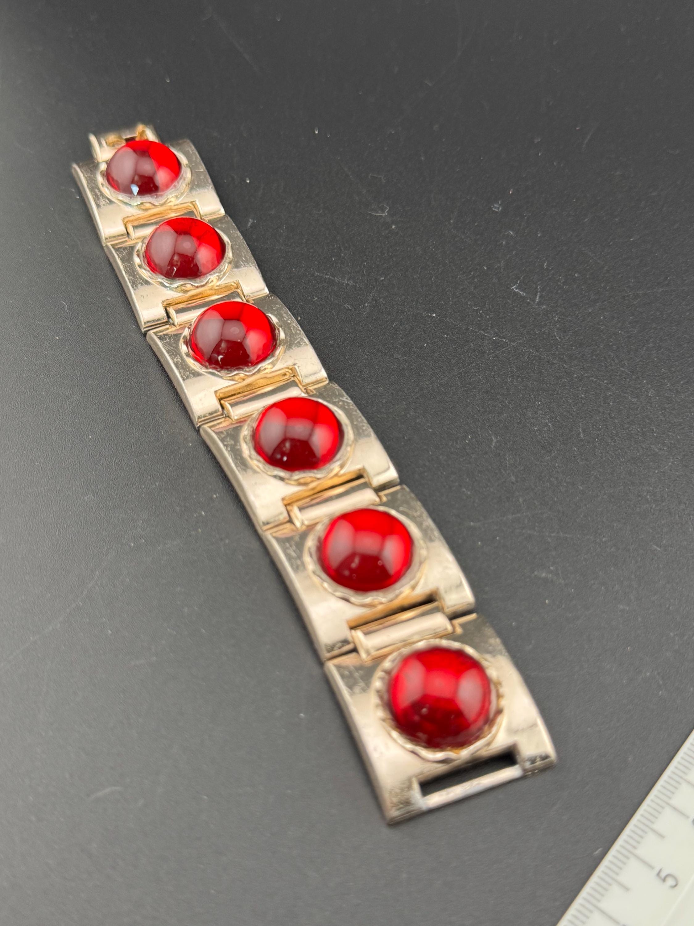 Vintage bright ruby red round Glass Cabochon warm copper Gold Tone statement chunky panel link cocktail bracelet Hollywood 1950s 1960s