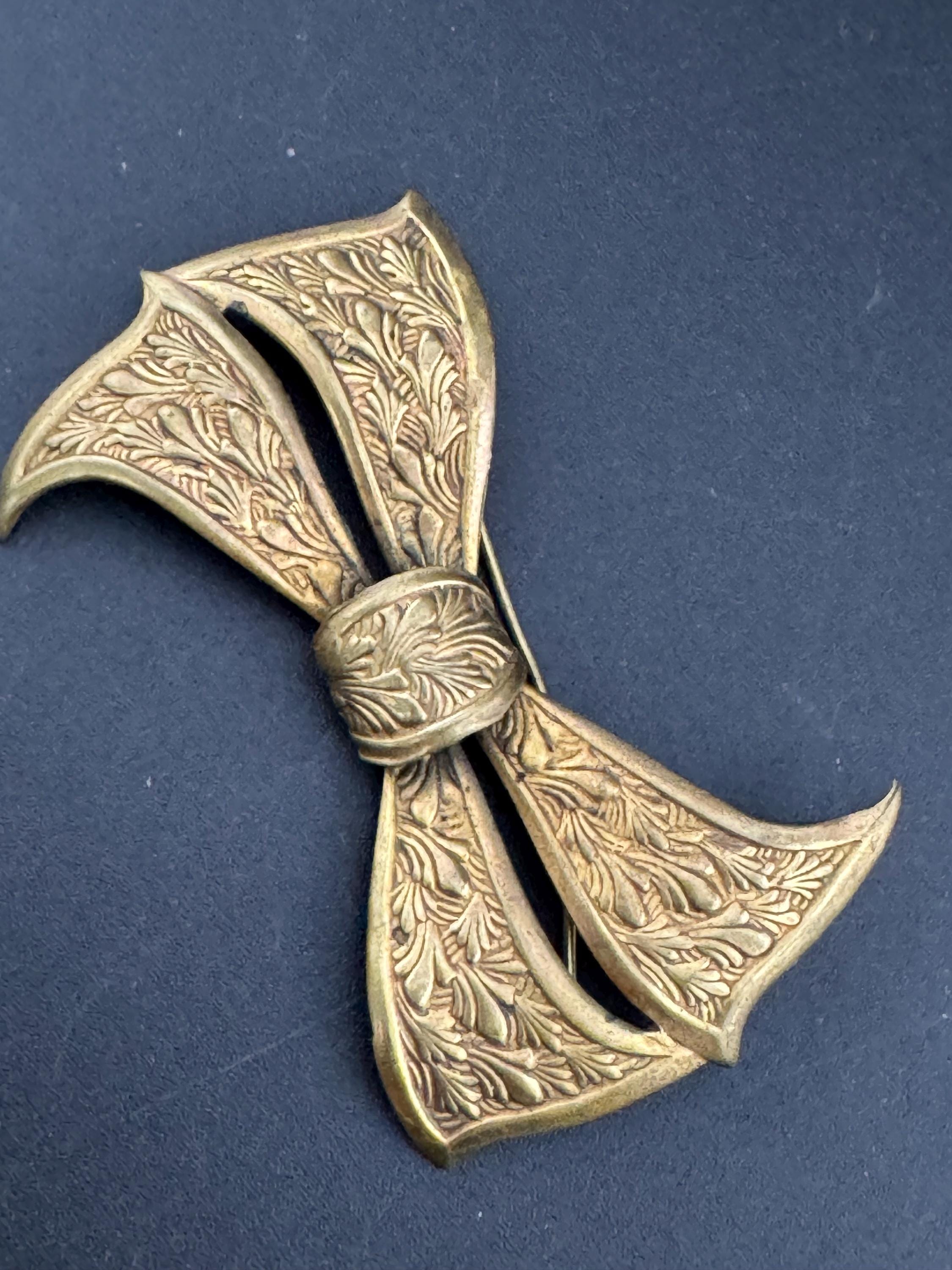 Vintage early czech gilt Art Deco filigree stamped and engraved brass gilt gold metal BOW brooch 6cm c clasp