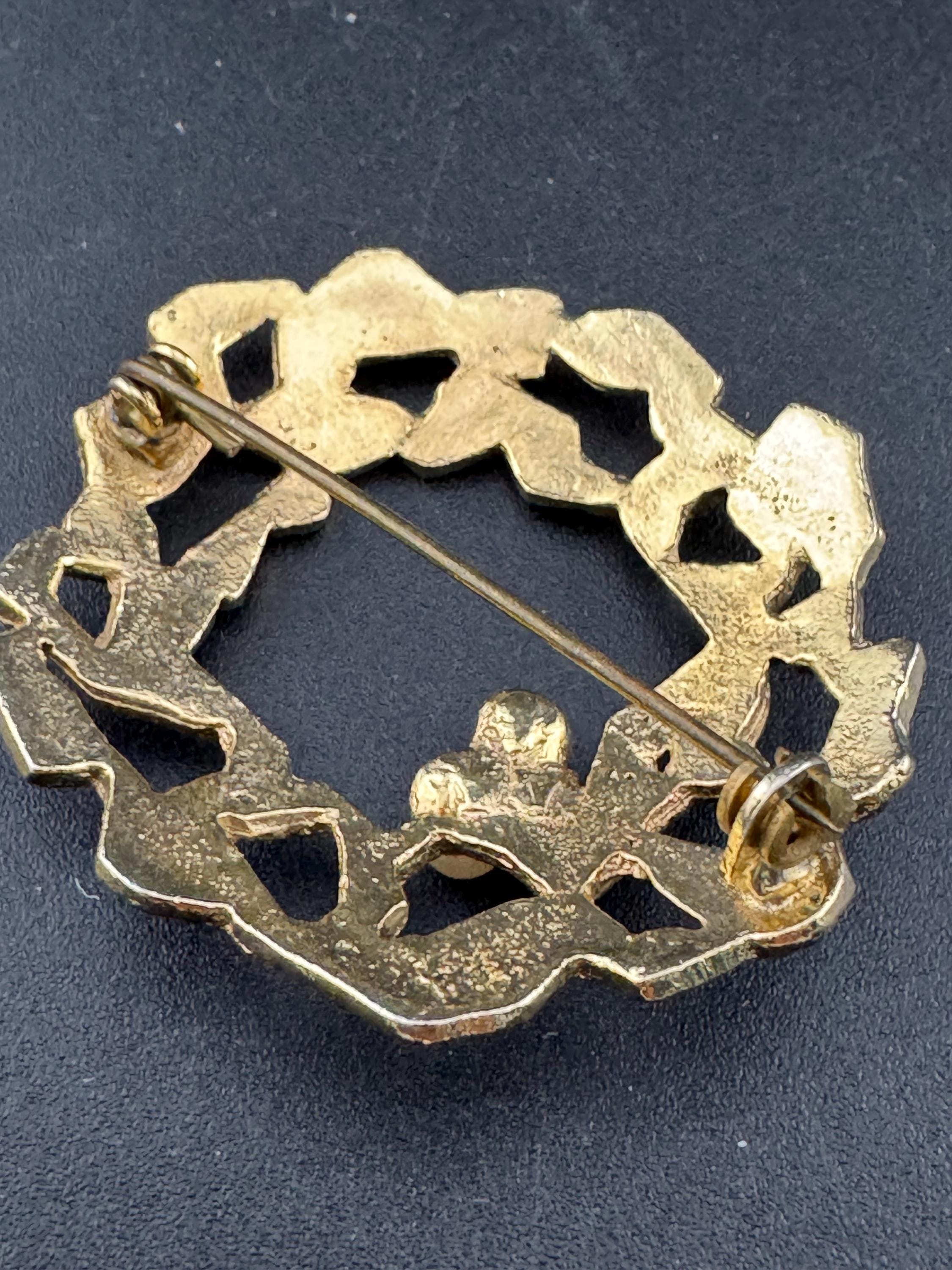 Vintage gold plated mid century abstract brutalist modernist faux Pearl brooch