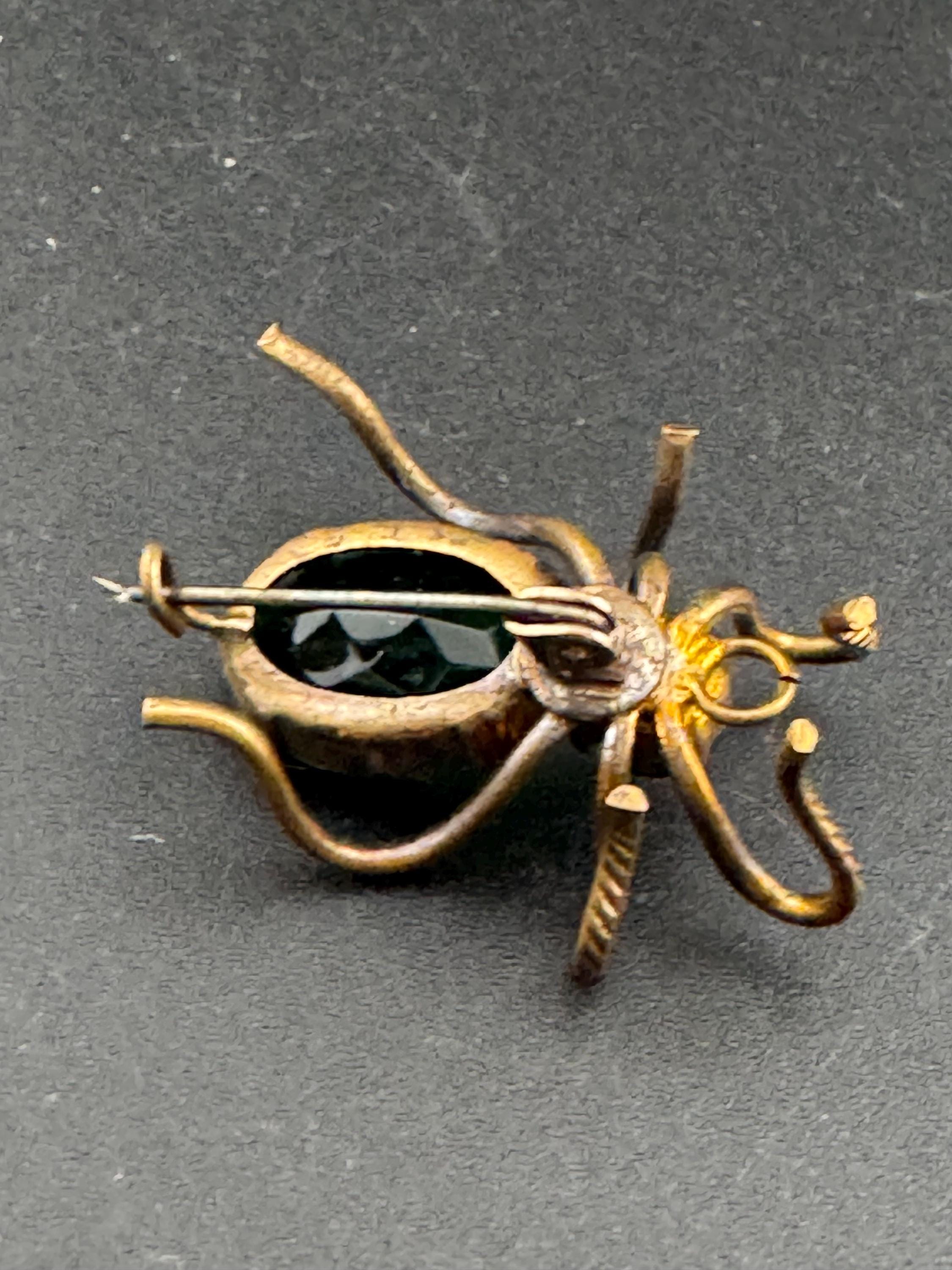 Vintage 4cm Bug spider Brooch gold Tone with large emerald rhinestones  insect