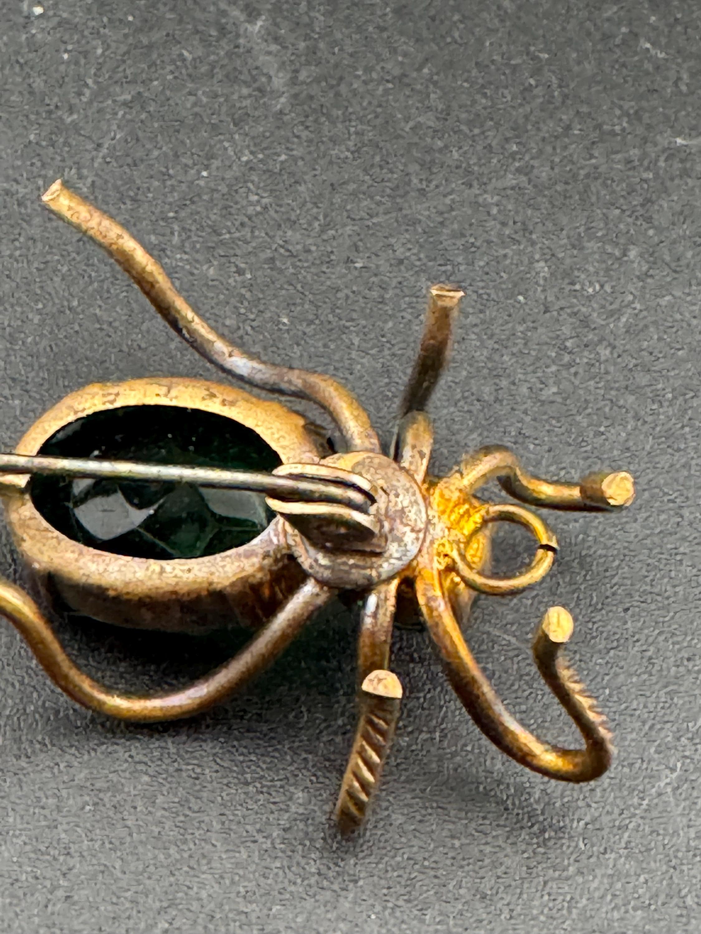 Vintage 4cm Bug spider Brooch gold Tone with large emerald rhinestones  insect