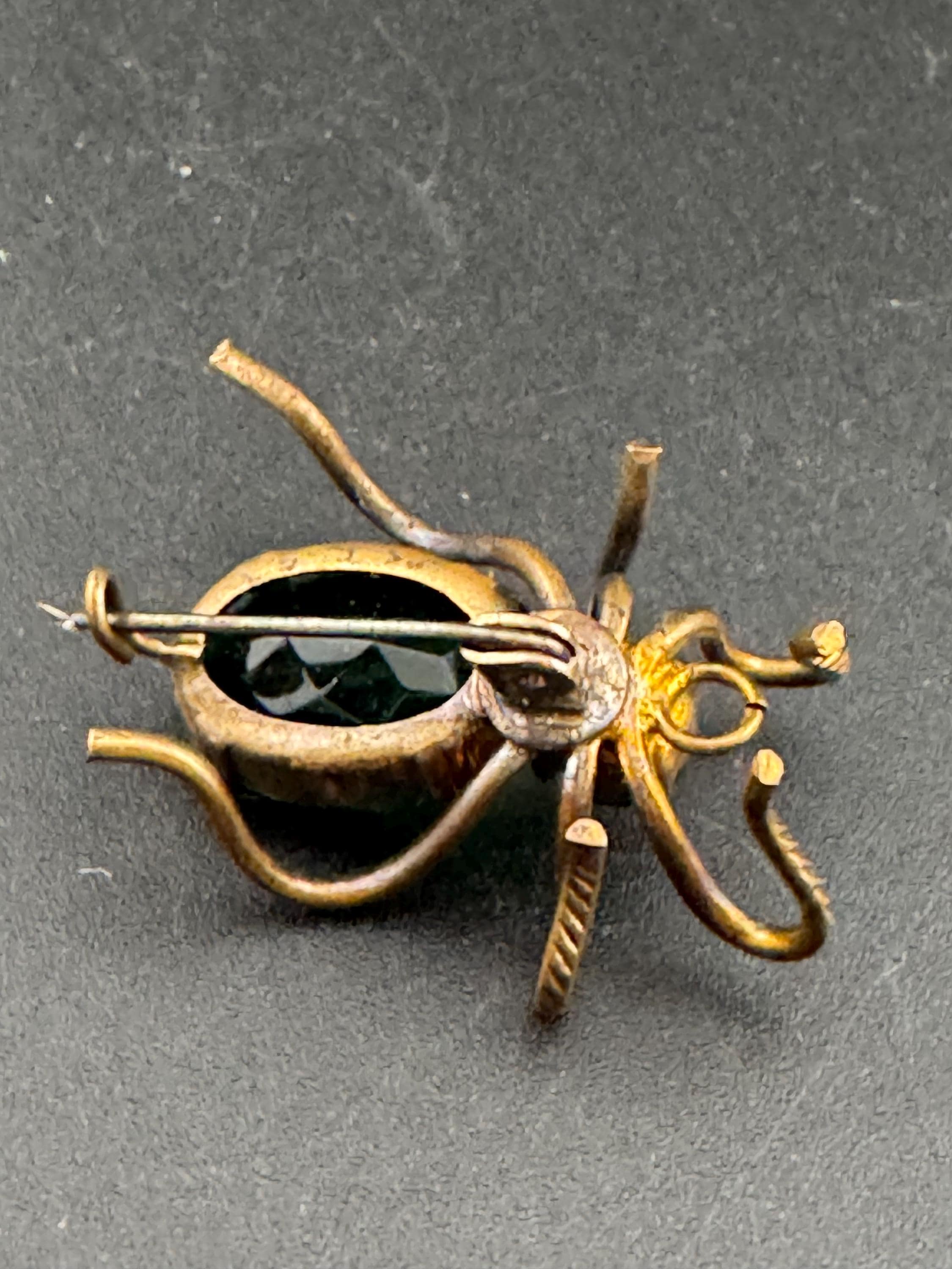 Vintage 4cm Bug spider Brooch gold Tone with large emerald rhinestones  insect