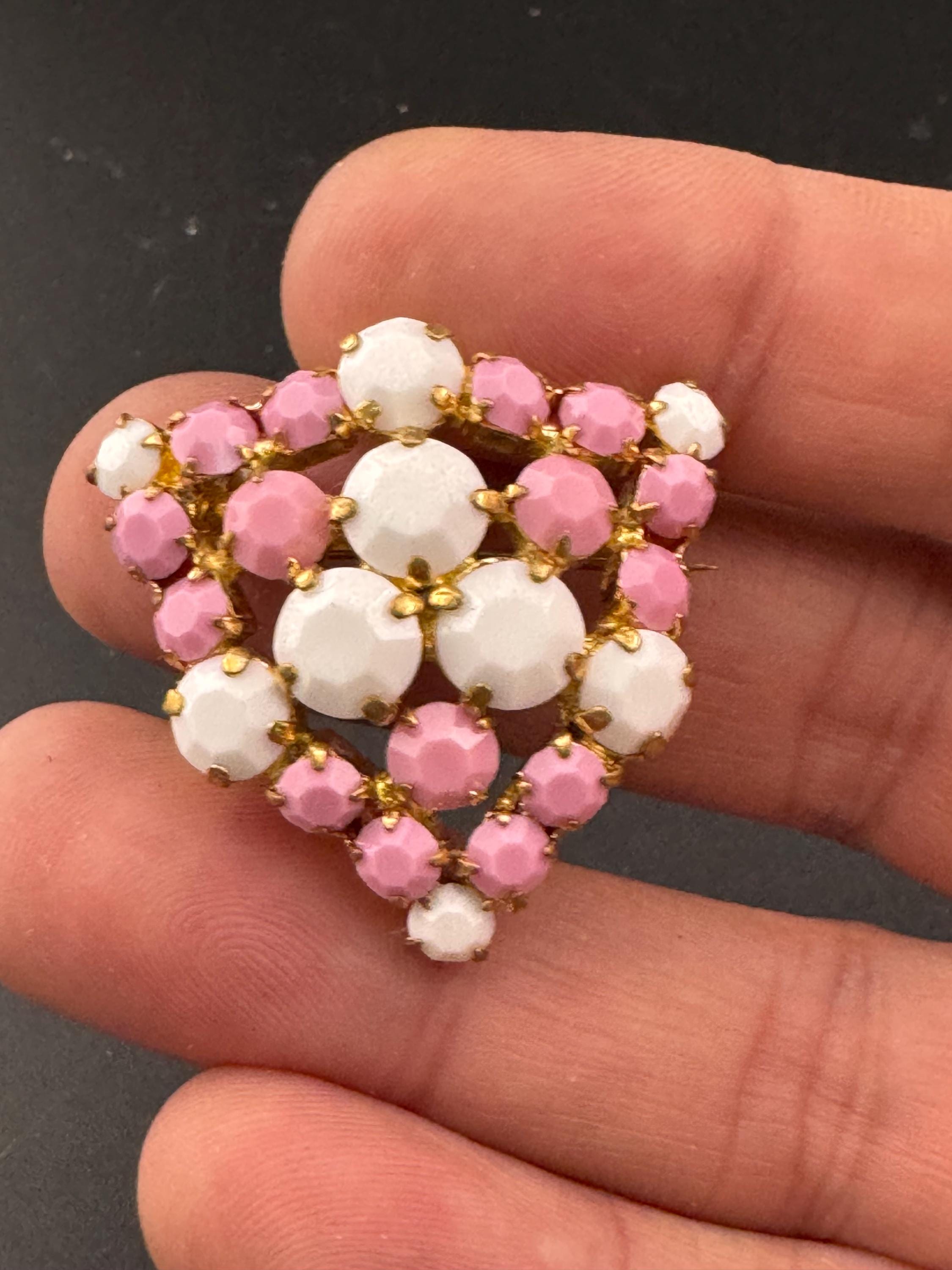 Vintage bubblegum pink and white Rhinestone diamanté paste brooch