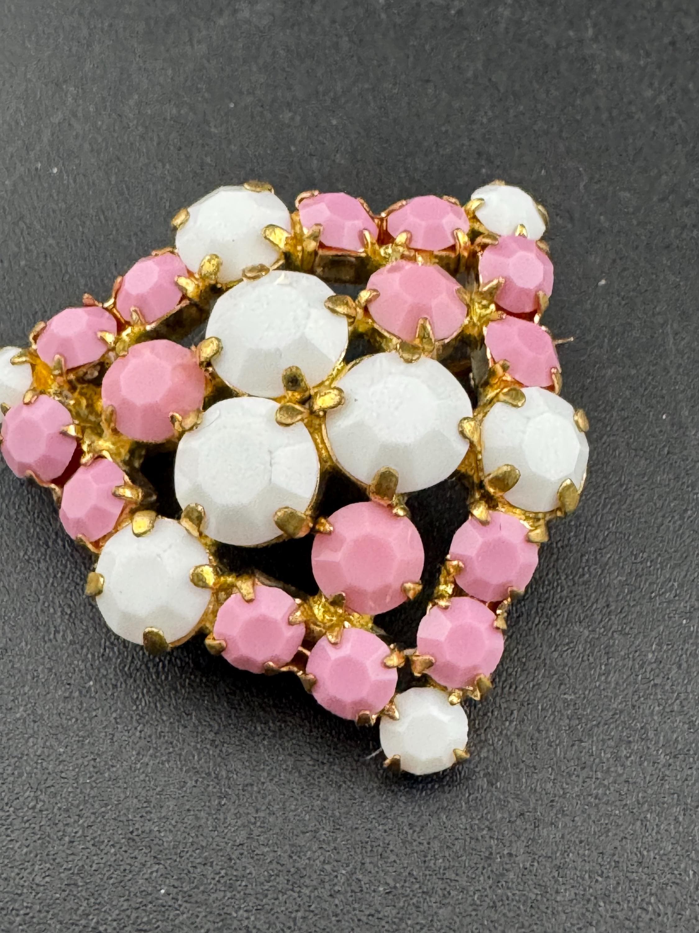 Vintage bubblegum pink and white Rhinestone diamanté paste brooch
