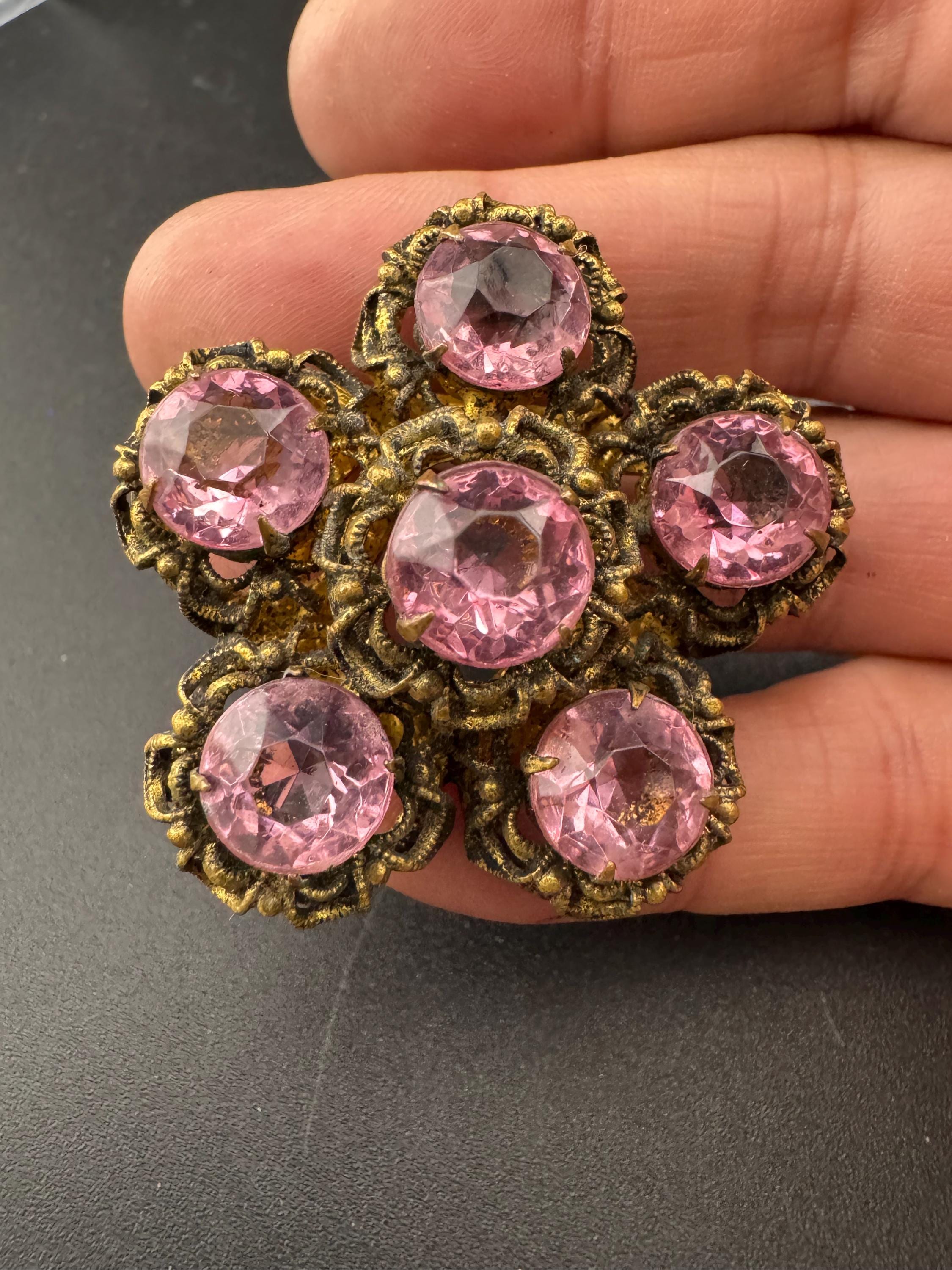 Vintage pink purple large rhinestone paste Diamanté gold tone open crystal floral Brooch, old c clasp