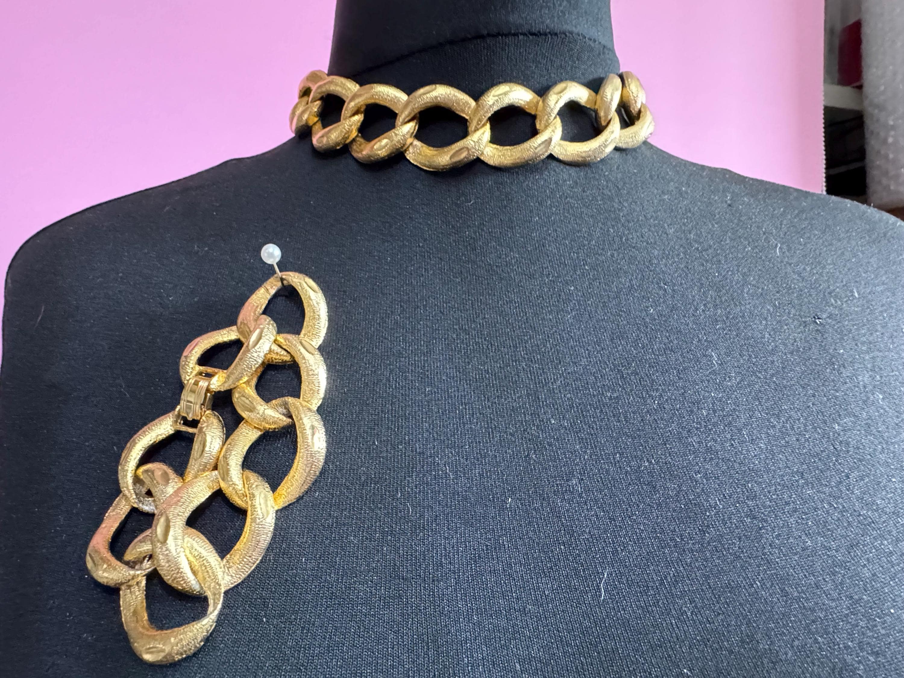 vintage weighty gold tone chunky wide chain link necklace and bracelet jewellery set