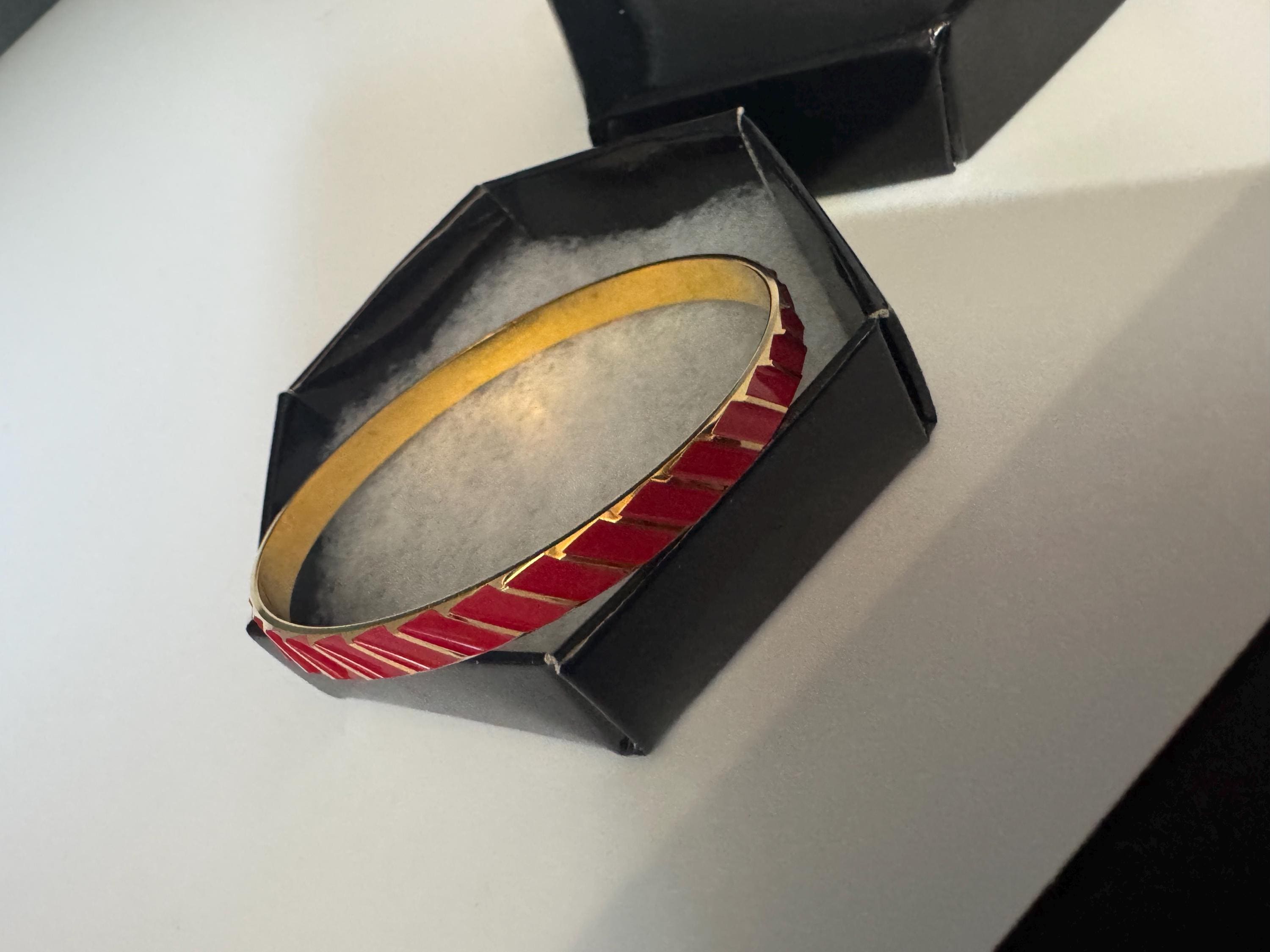 Signed Napier gold plated bright red enamel geometric bangle bracelet vintage 6mm boxed