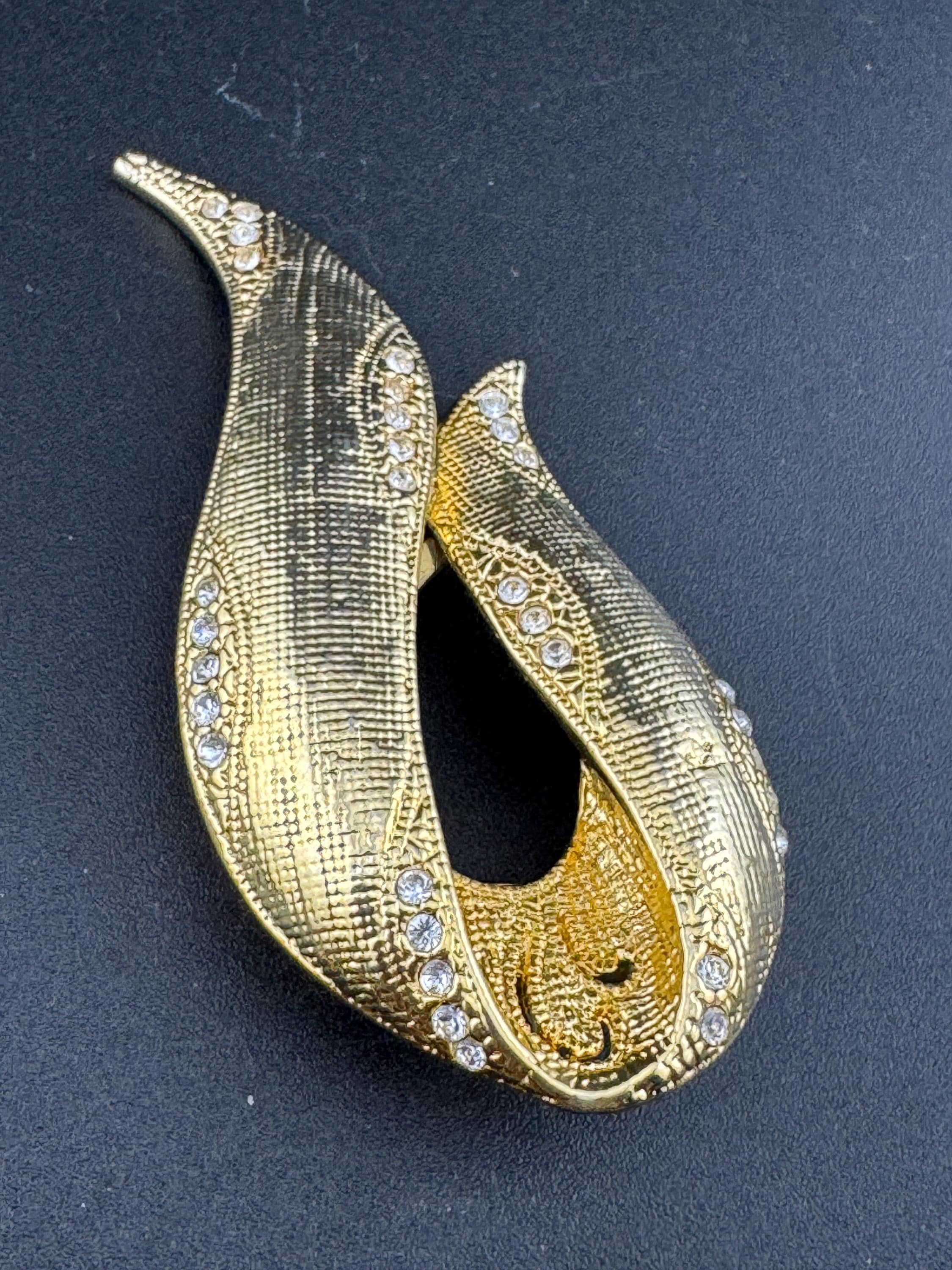 Vintage large Gold Tone Diamanté Paste Scarf Clip, ring for scarves