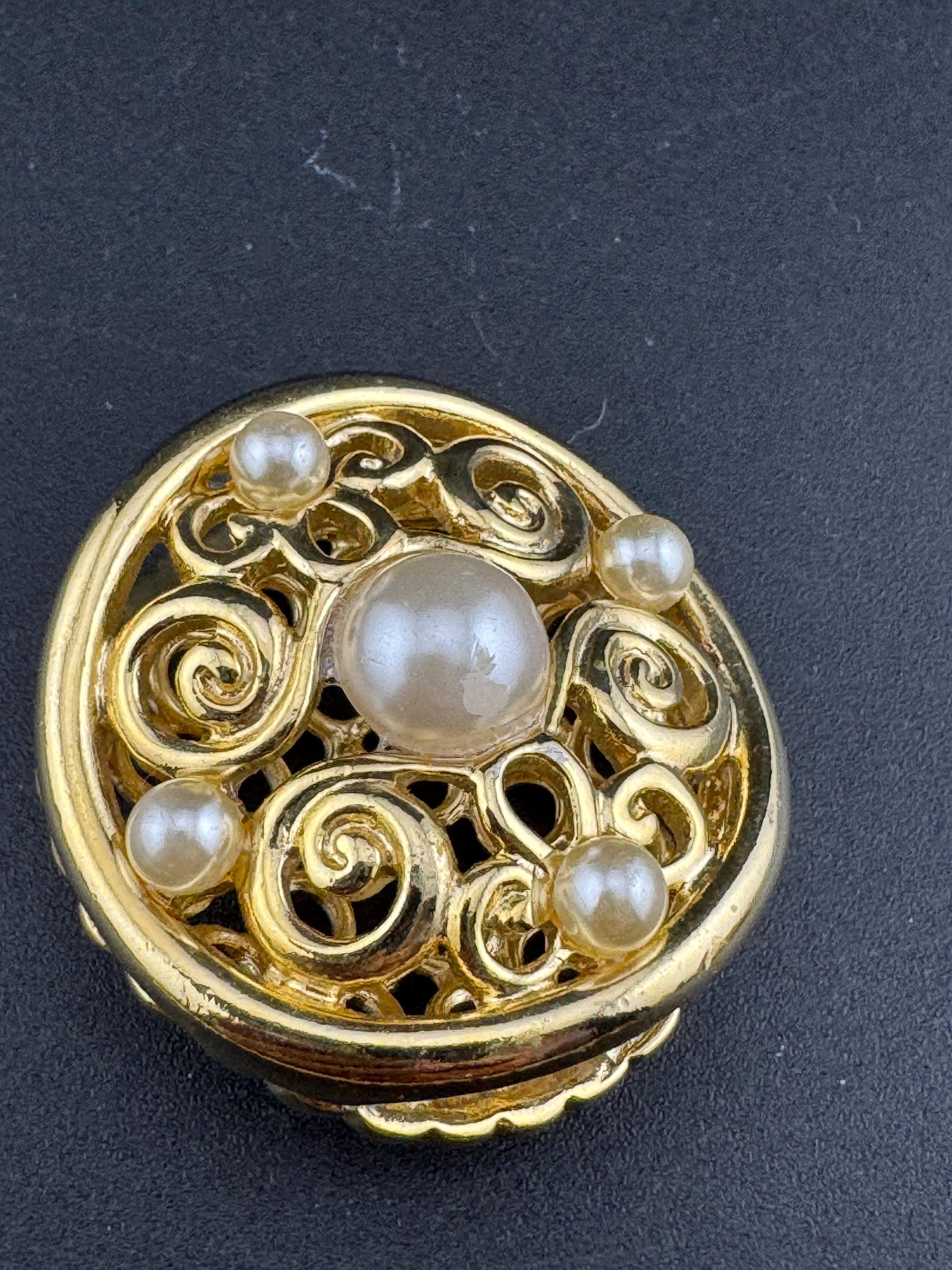 1980s classic Gold Tone open work Scarf ring with faux pearls