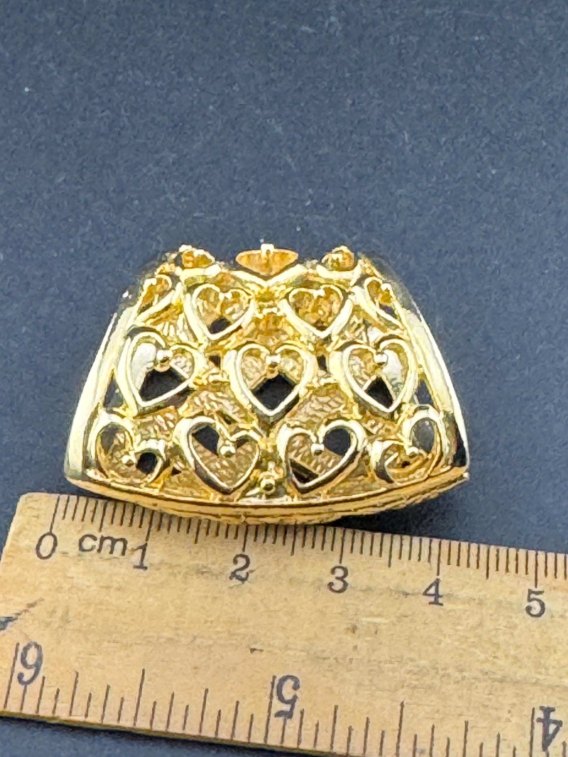 1980s classic Gold Tone open work reversible Scarf ring woven or hearts each side