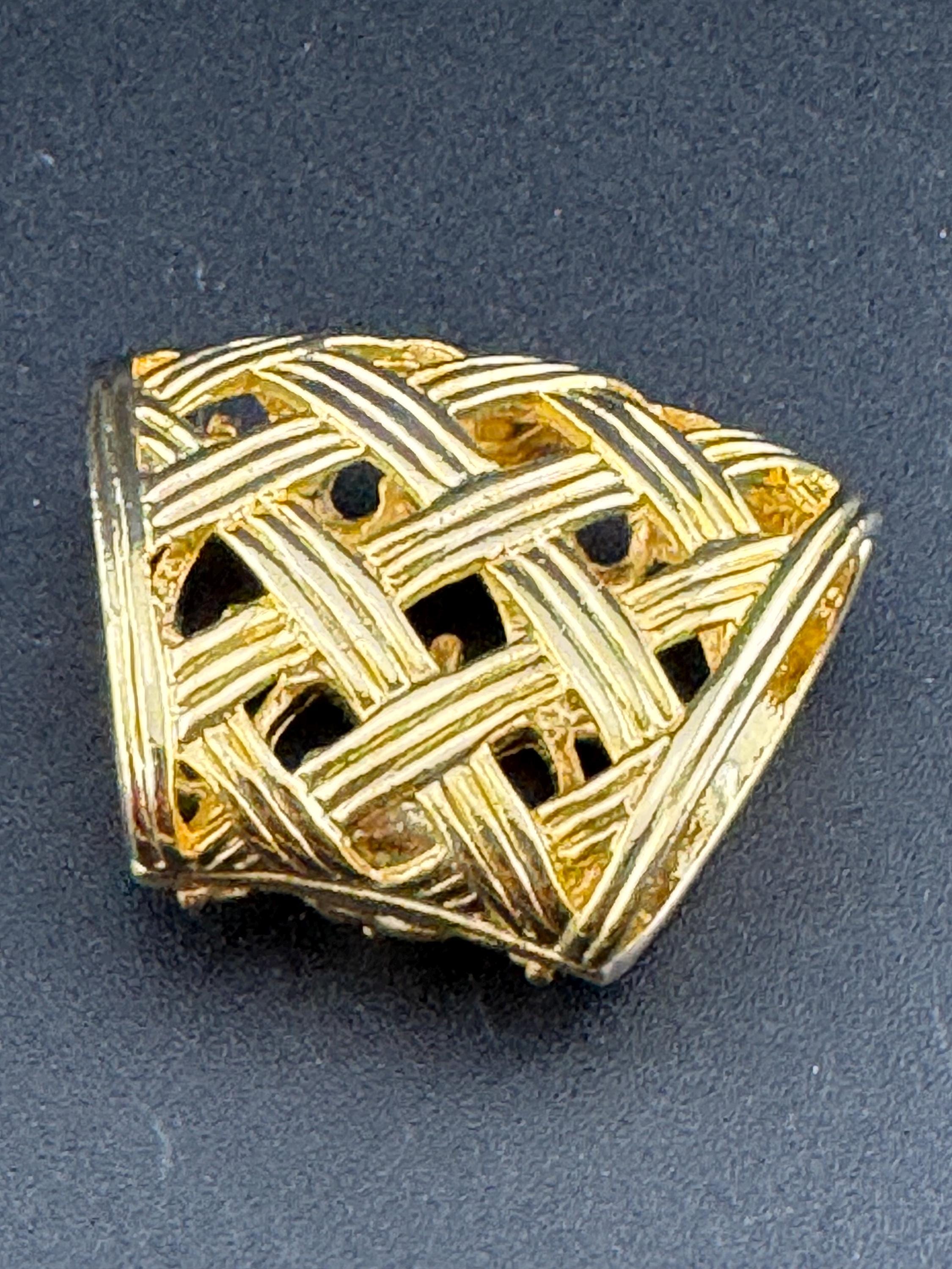 1980s classic Gold Tone open work reversible Scarf ring woven or hearts each side
