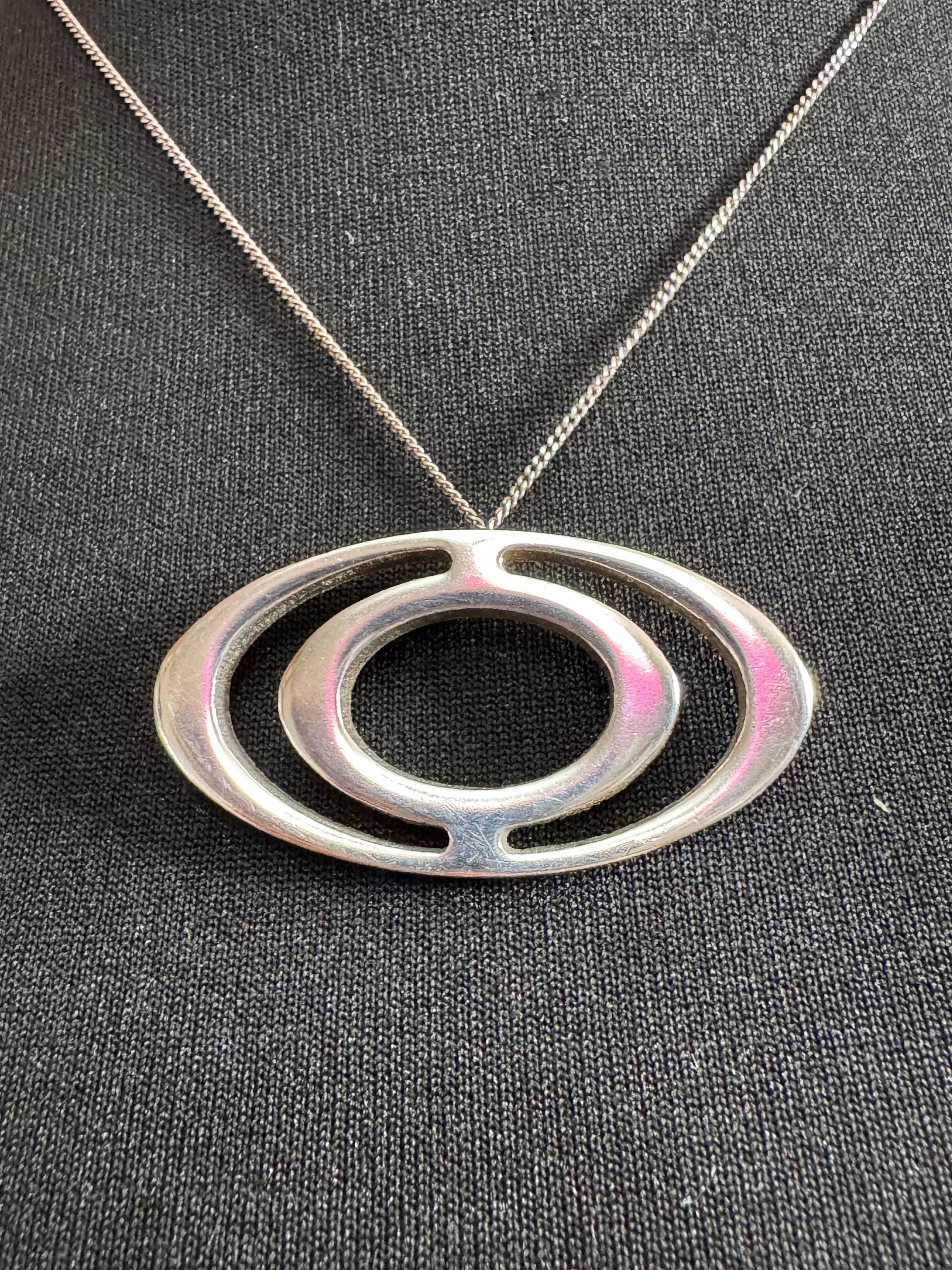 Vintage newbridge silverware 925 sterling silver modernist oval pendant and chain 48cm necklace 14 grams