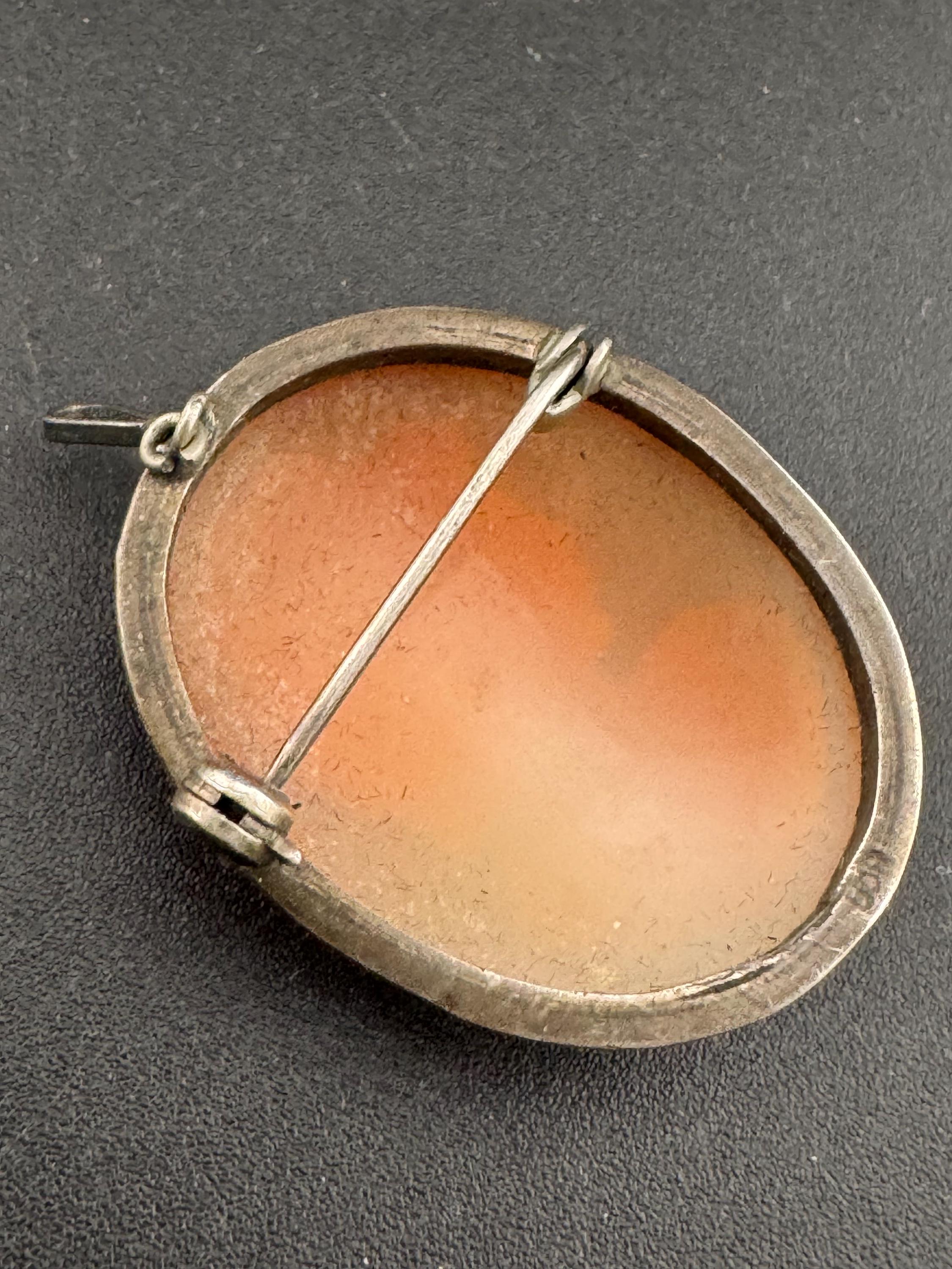 Antique Carved Cameo Brooch Pendant: Art Deco Silver Roll Clasp (3.5cm)