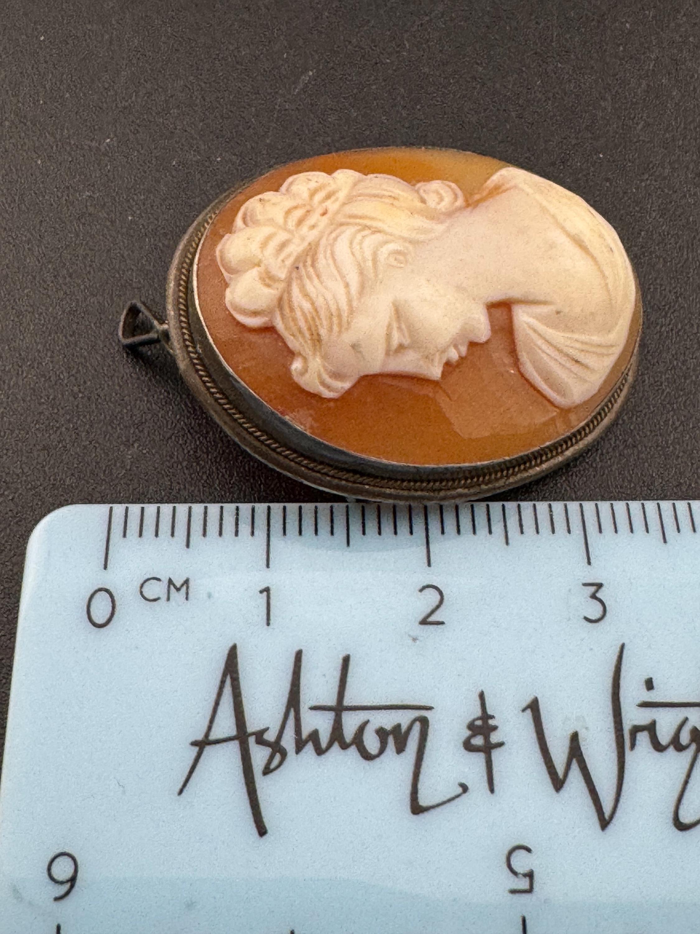 Antique Carved Cameo Brooch Pendant: Art Deco Silver Roll Clasp (3.5cm)