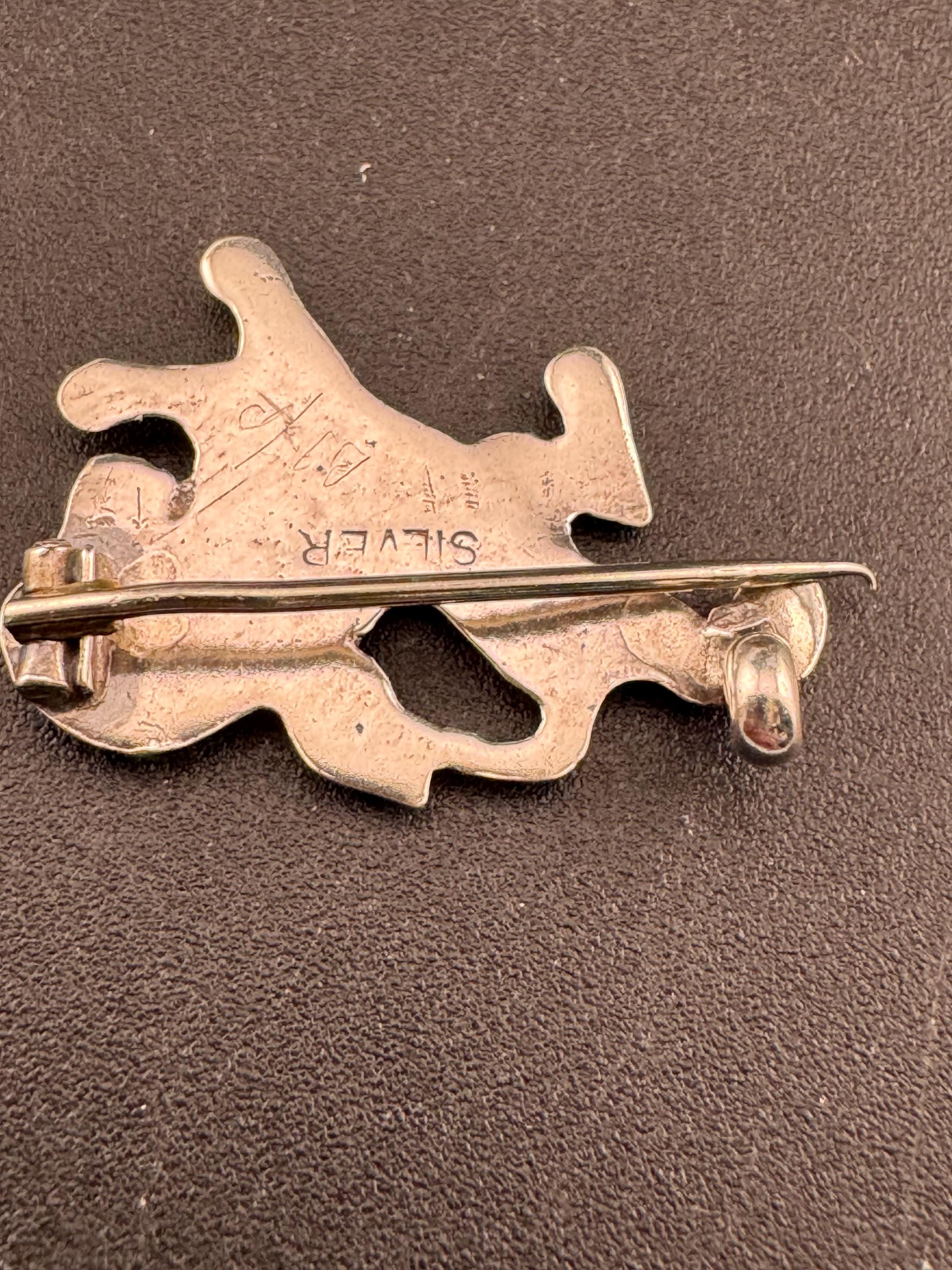 Vintage Small 3cm stamped Sterling rampant lion English brooch 3.8grams