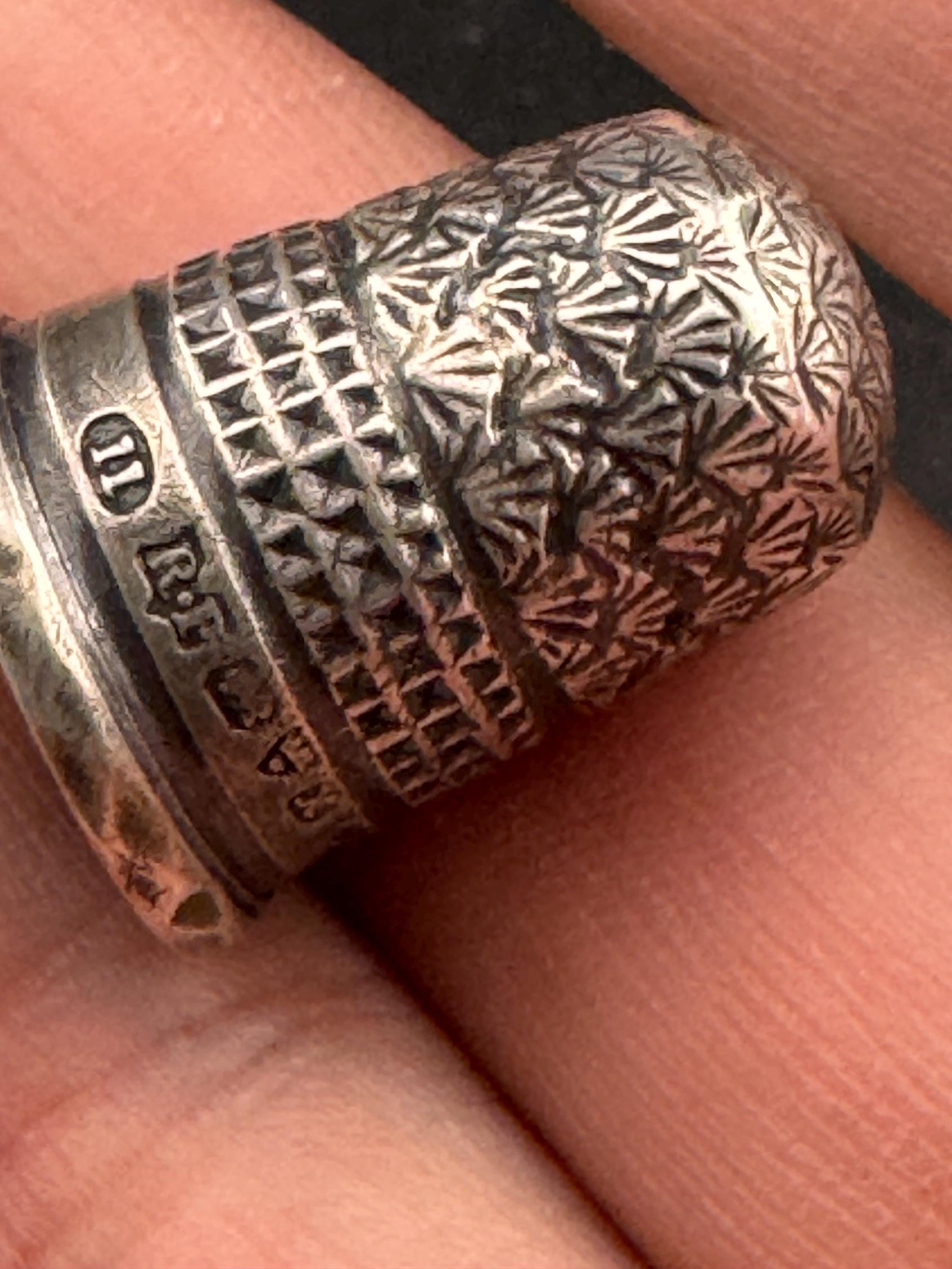 Antique hallmarked 925 English Sterling silver thimble 4.1 grams