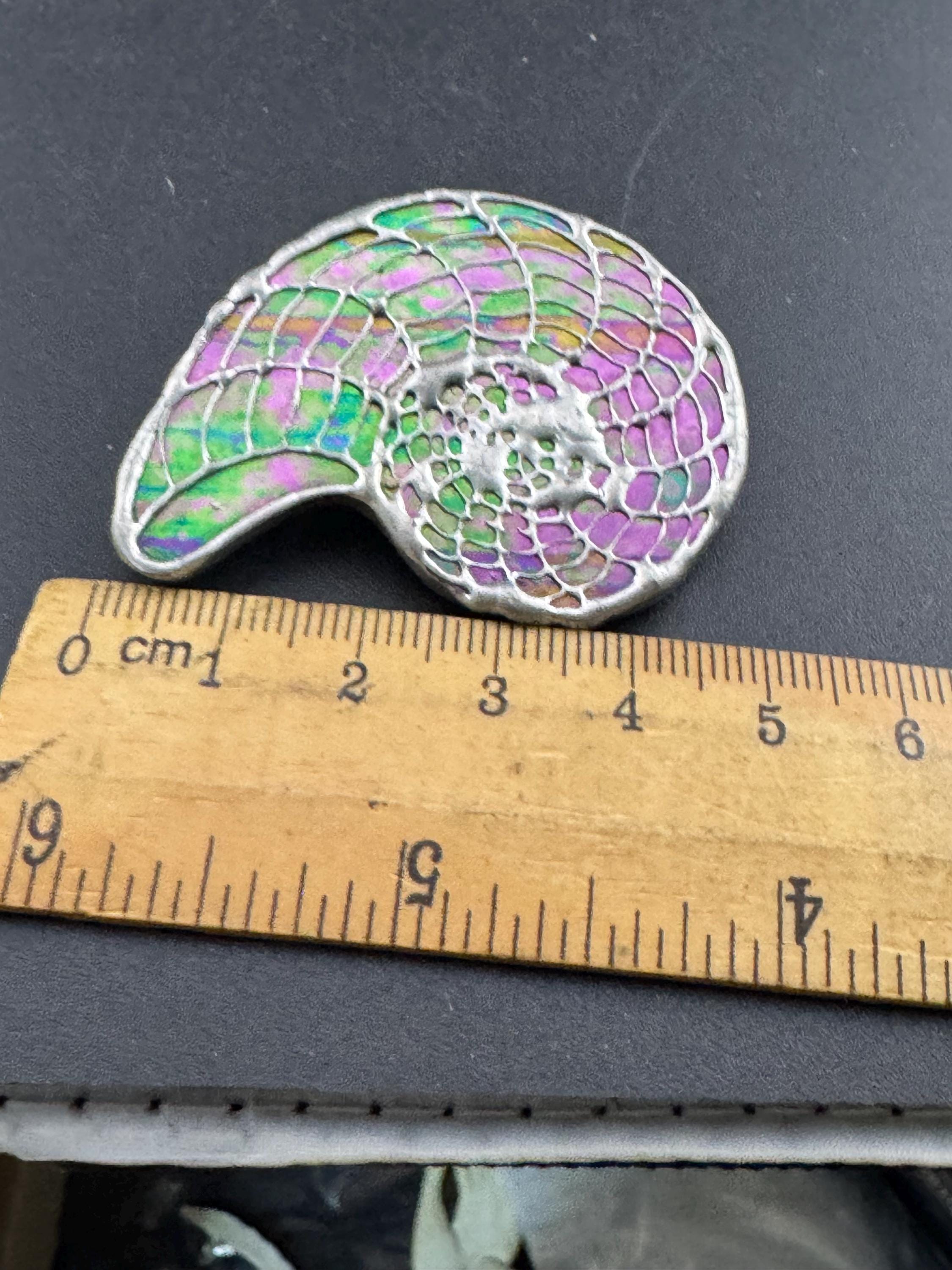 Large green and purple silver tone detailed stylised seashell ammonite brooch 5cm