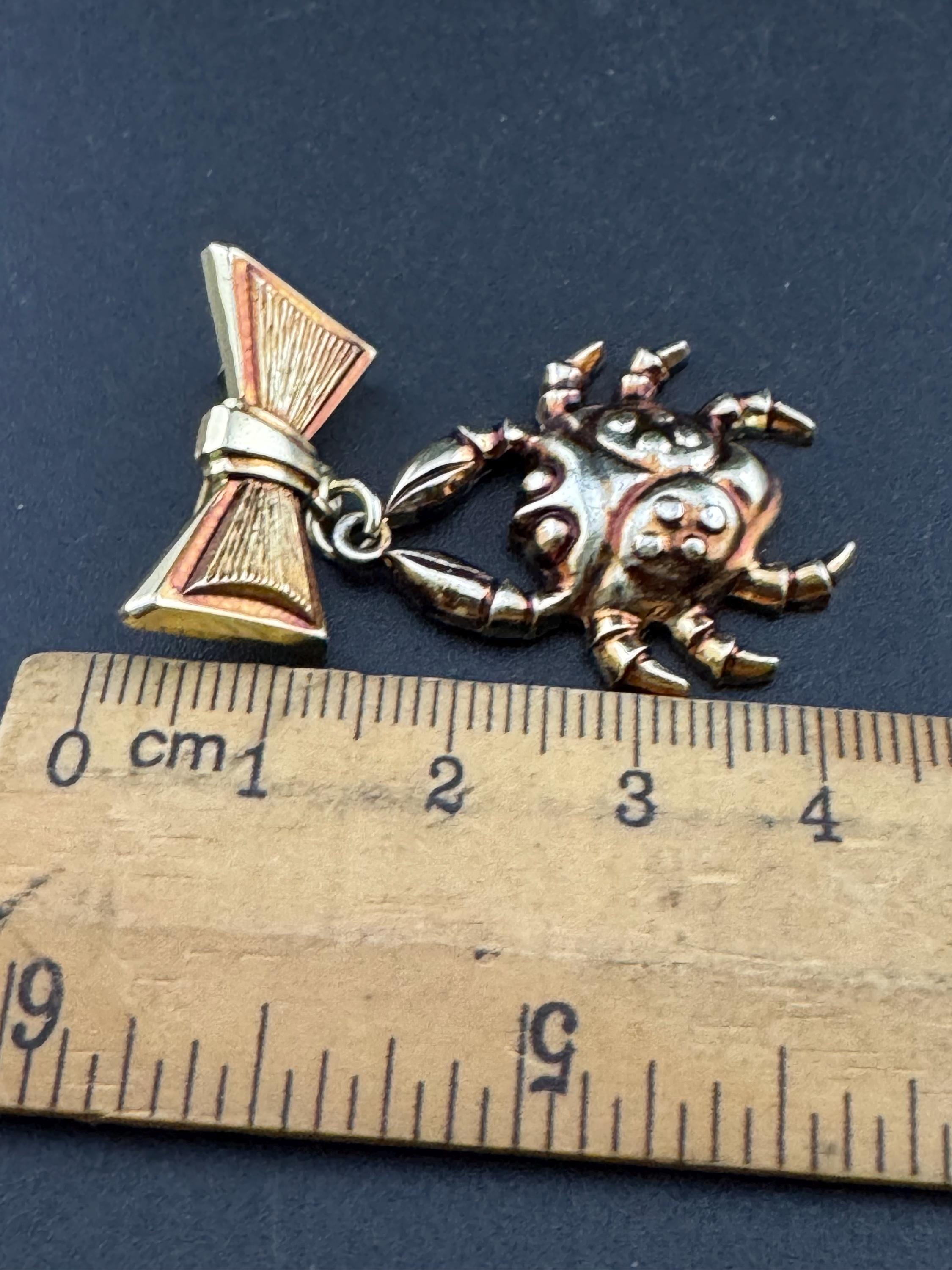 Cute kitsch copper gold tone hanging nautical crab bow Brooch gift for cancerian