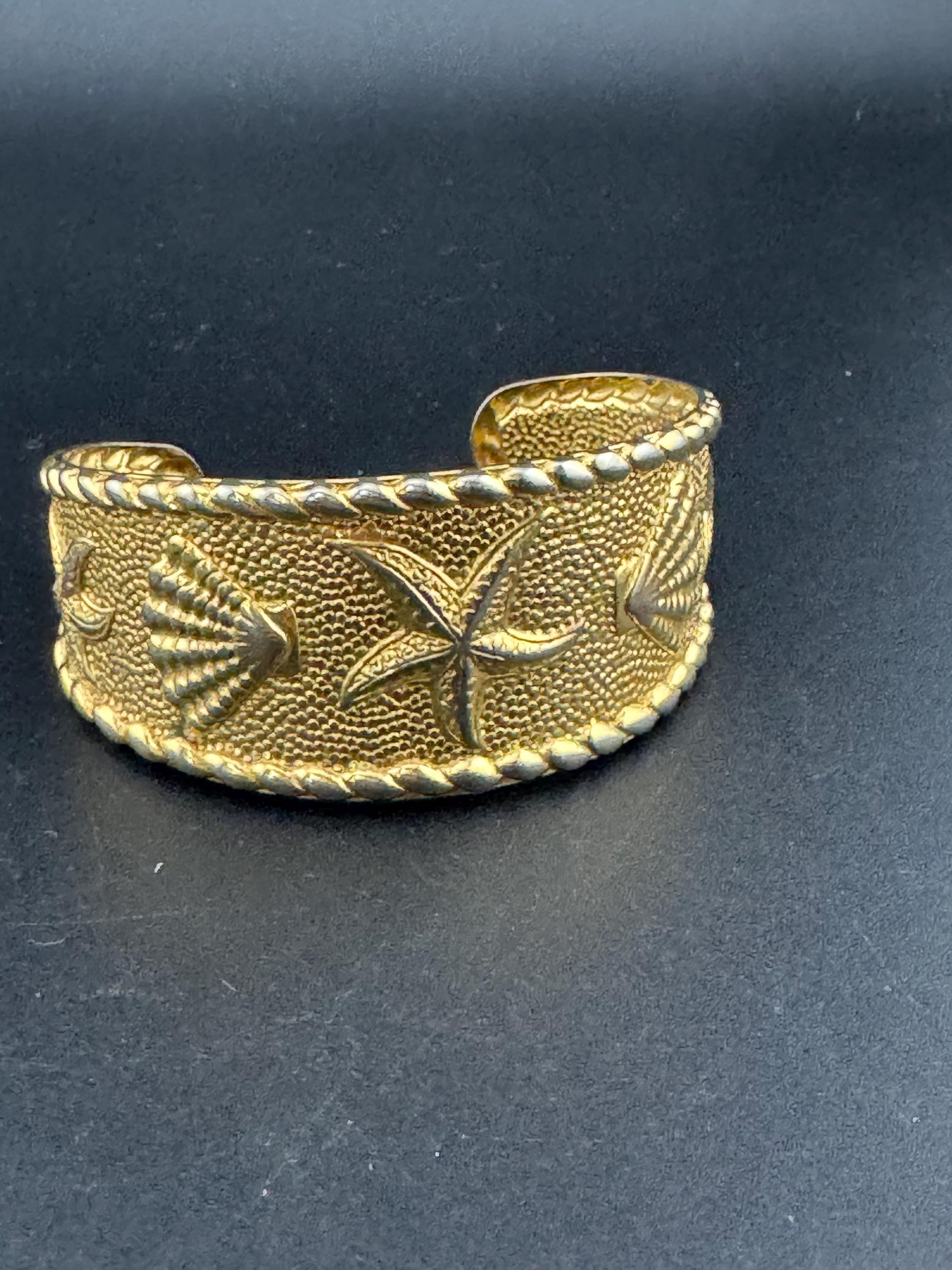Vintage big gold tone nautical seashell starfish wide open cuff bangle,