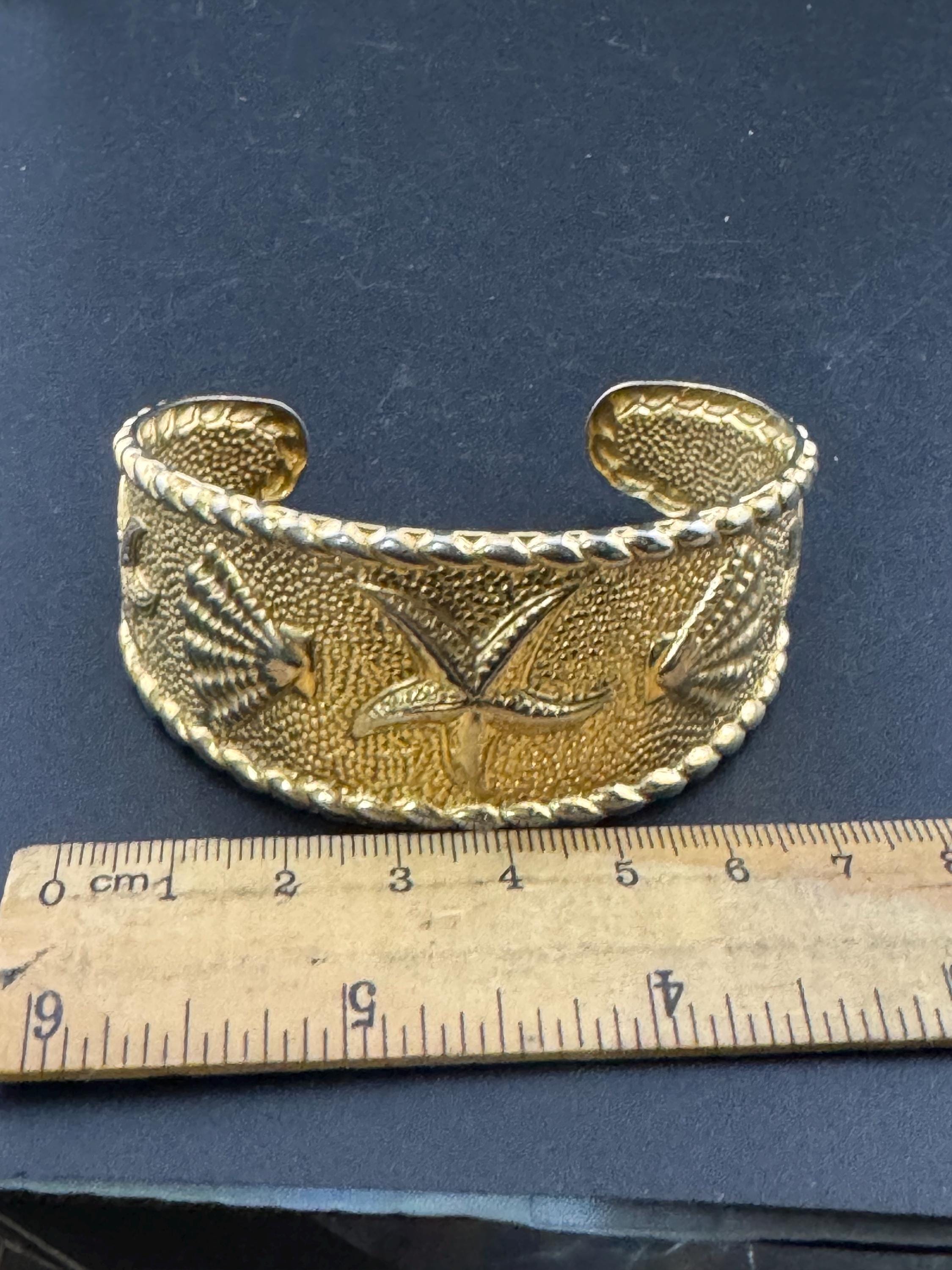 Vintage big gold tone nautical seashell starfish wide open cuff bangle,