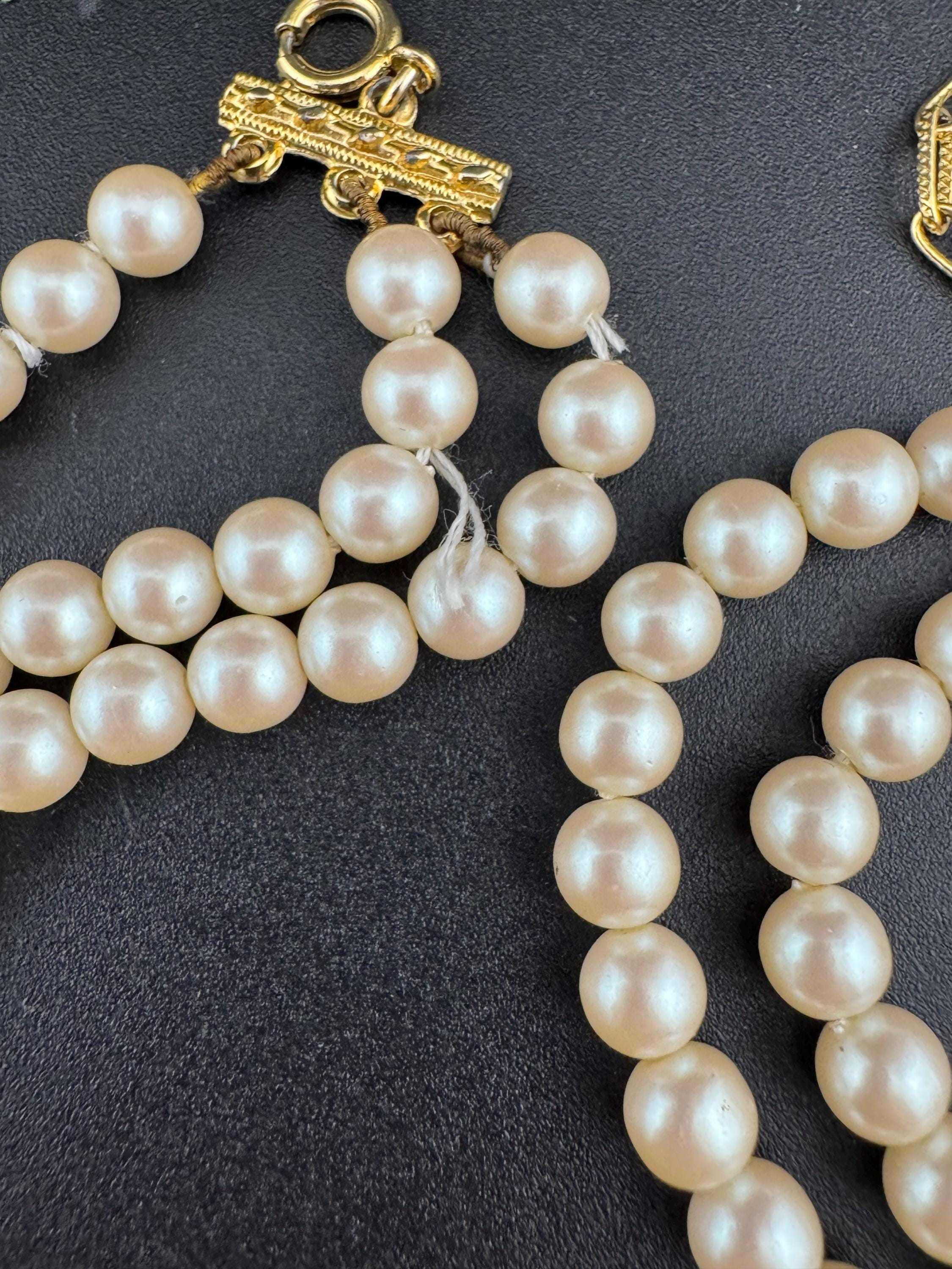 Vintage 3 row wide faux pearl choker necklace with black enamel floral detailing