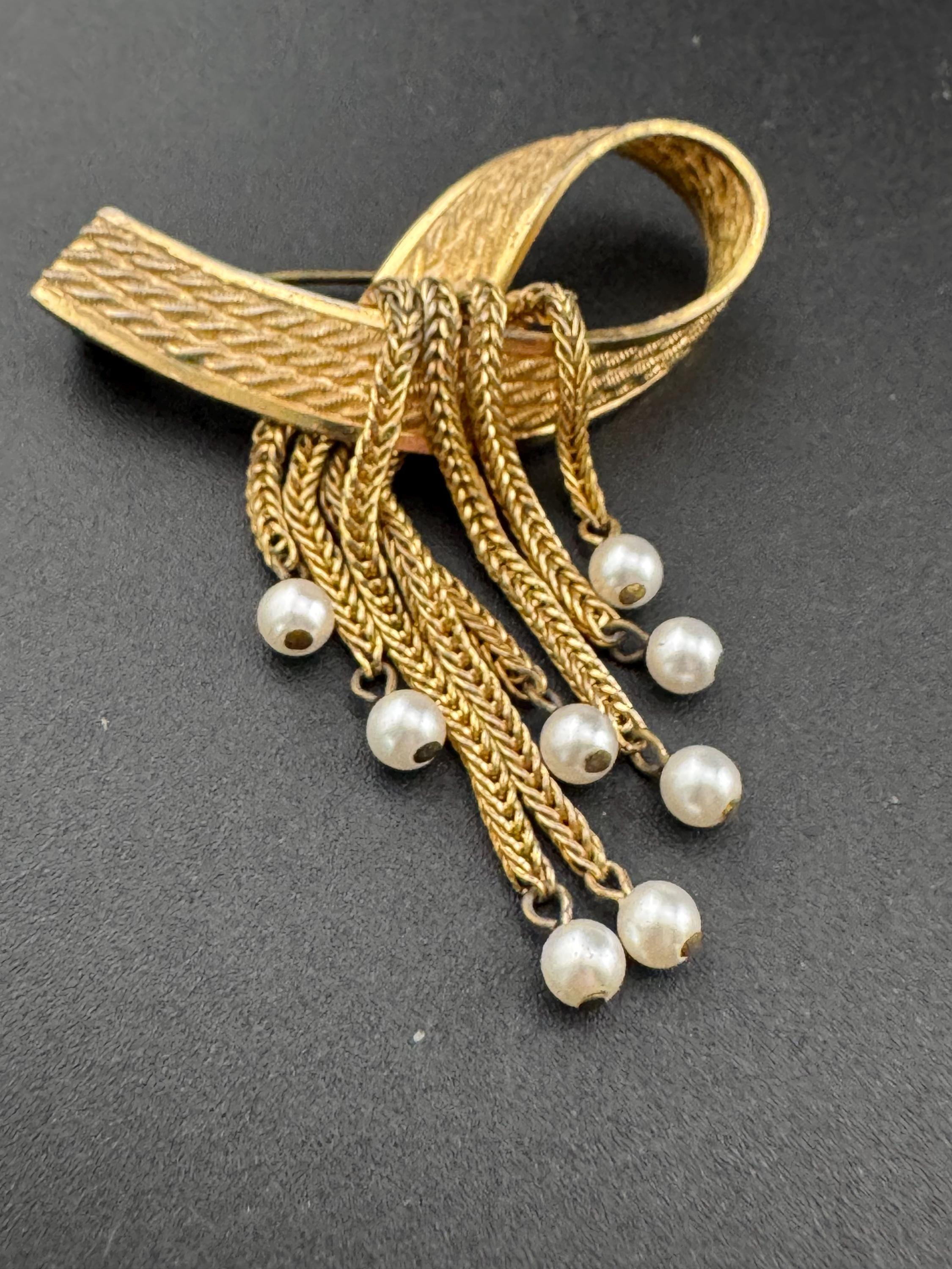 vintage gold tone chain mesh pearl tassel bow brooch 1950s modernist mid century