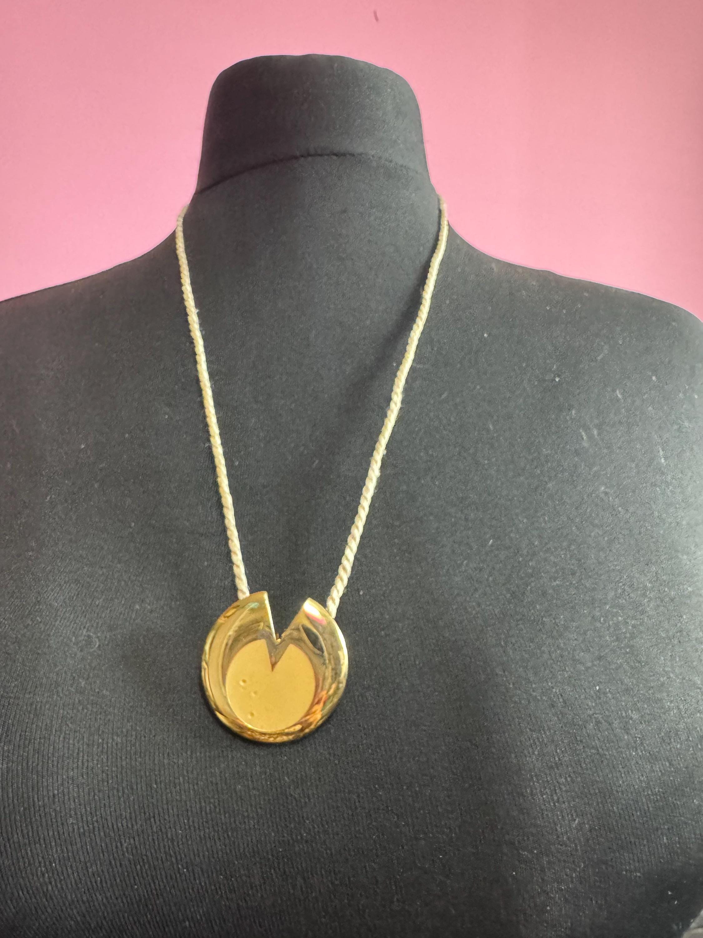 Signed Madame Rochas Paris designer cream Enamel rope pendant Gold plated necklace