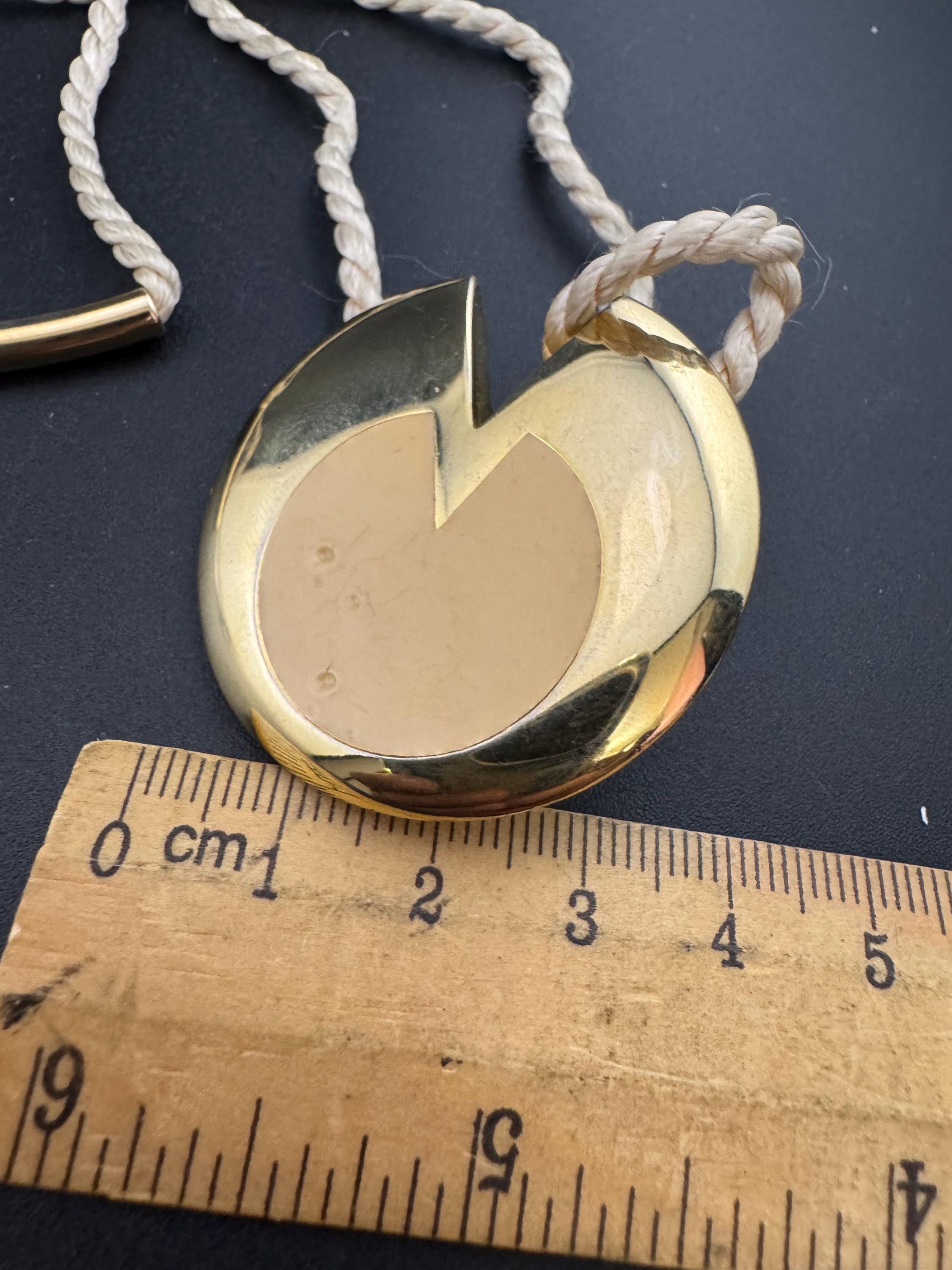 Signed Madame Rochas Paris designer cream Enamel rope pendant Gold plated necklace