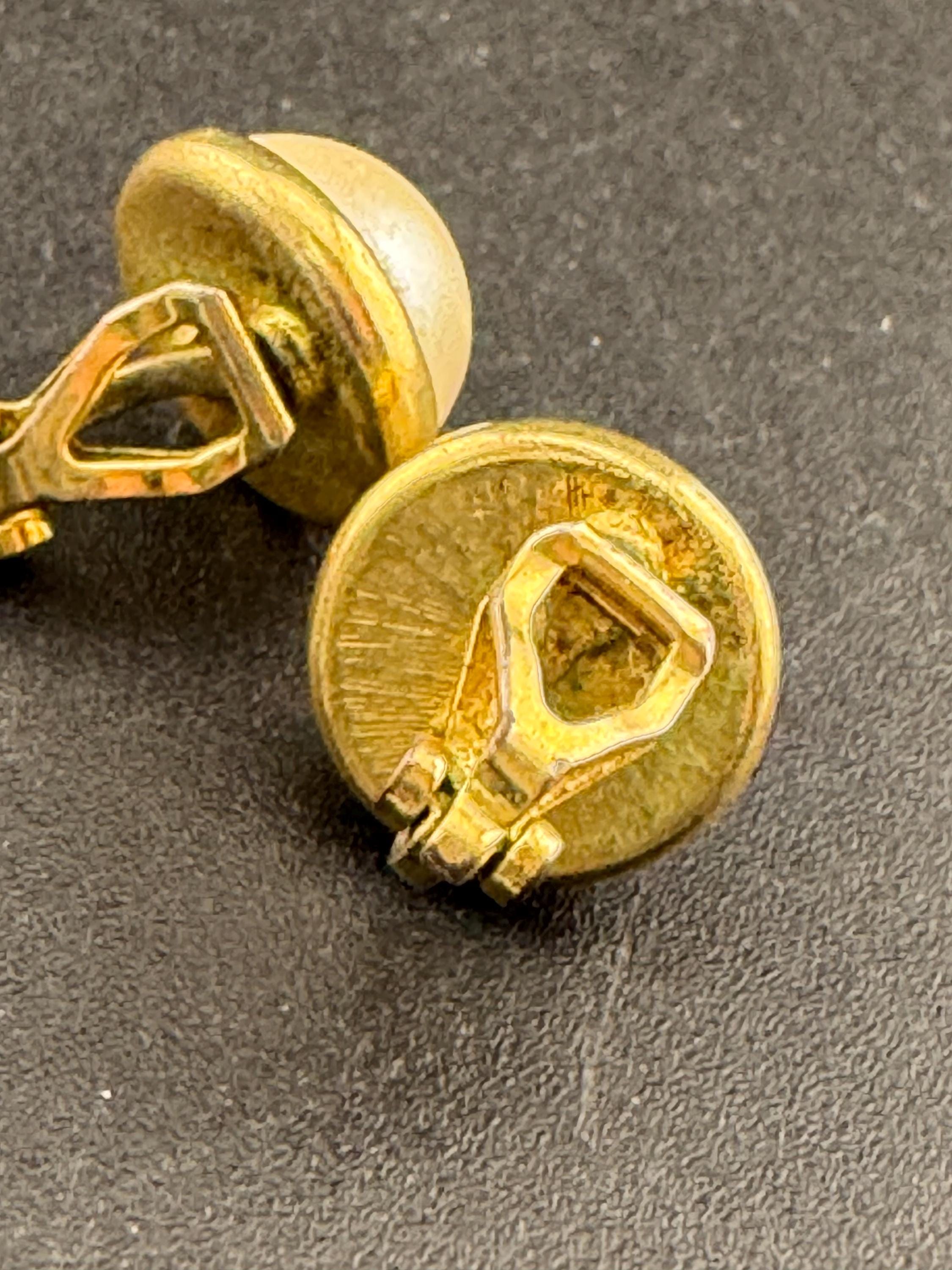 Vintage gold tone dainty 12mm small domed clip on earrings faux cream pearl cabochon 1980s