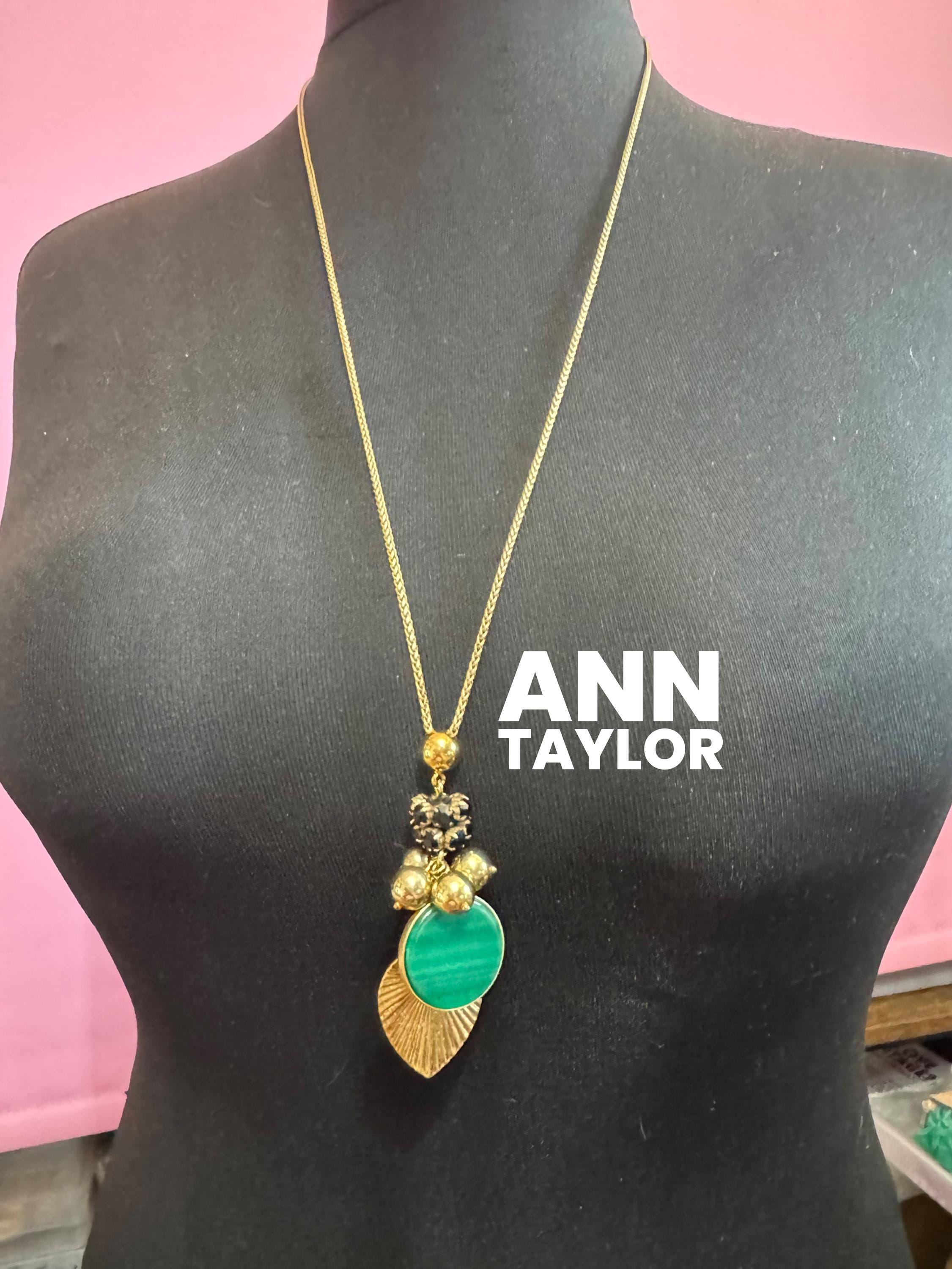 Signed Ann Taylor retro gold tone long green cabochon tropical leaf charm link diamanté pendant necklace