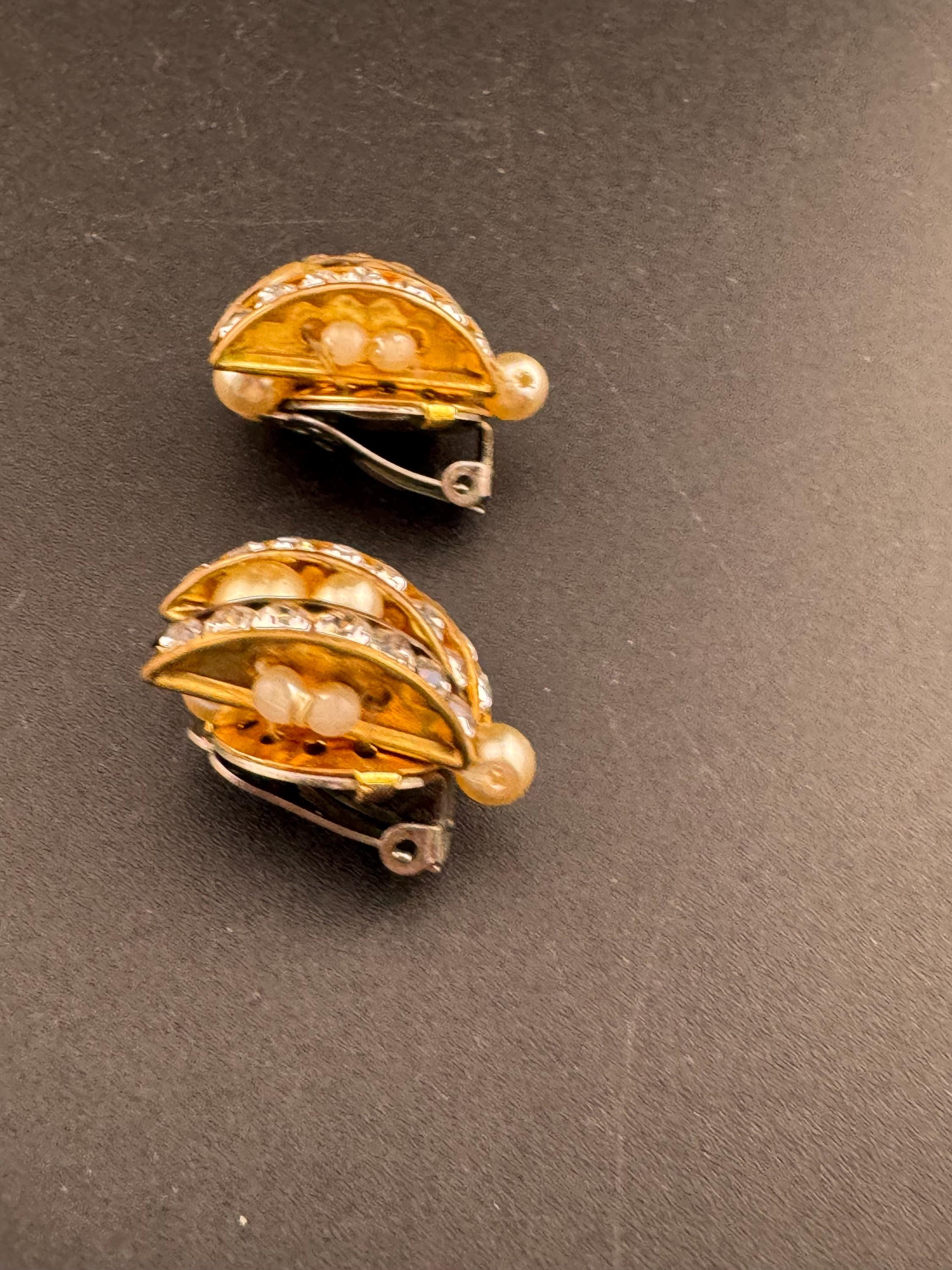 Vintage White Pearl channel set rhinestone ornate high end stud clip on Earrings