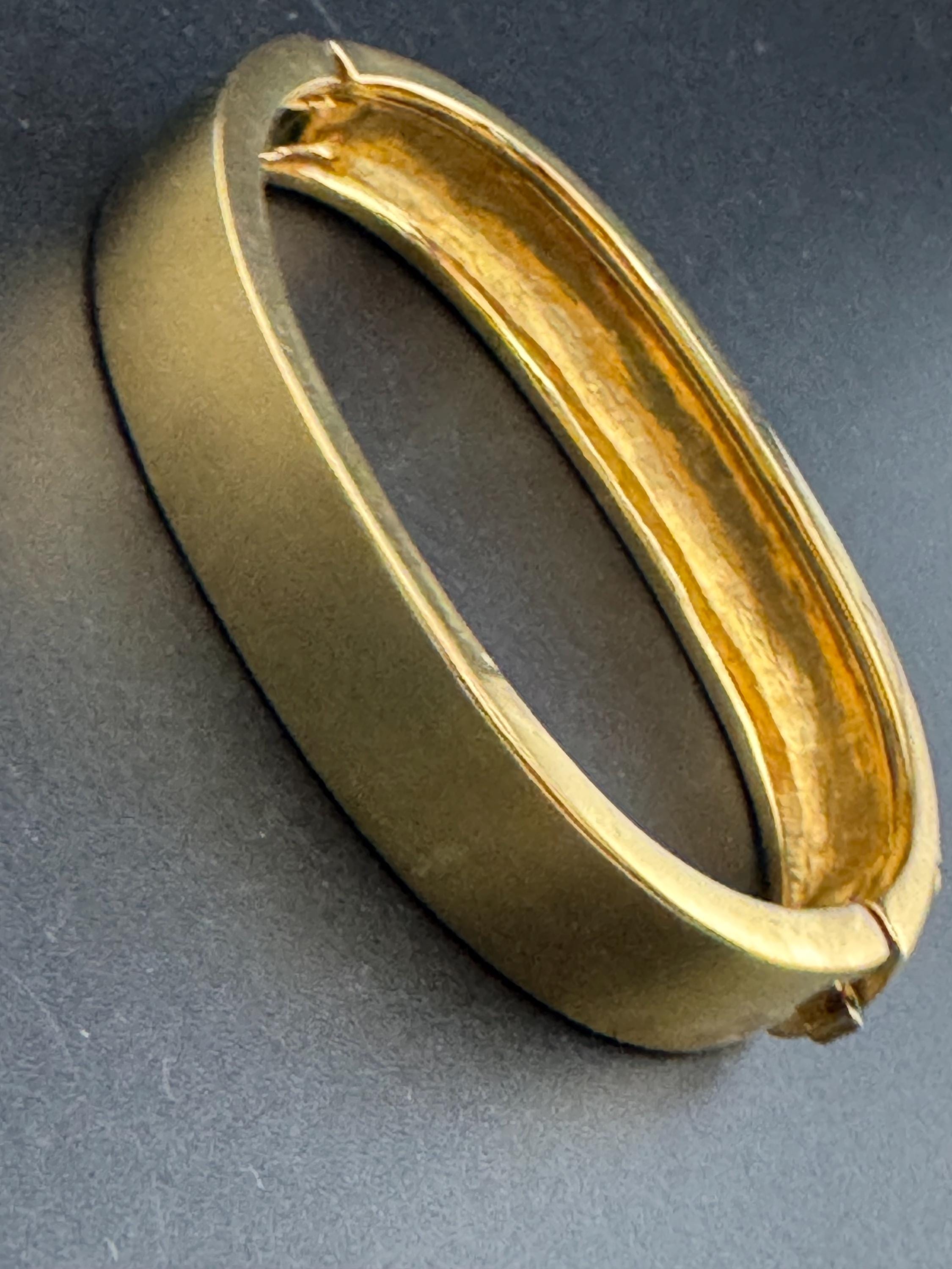 Retro signed swan cushion set Swarovski crystal wide gold plated high end designer clamper bangle