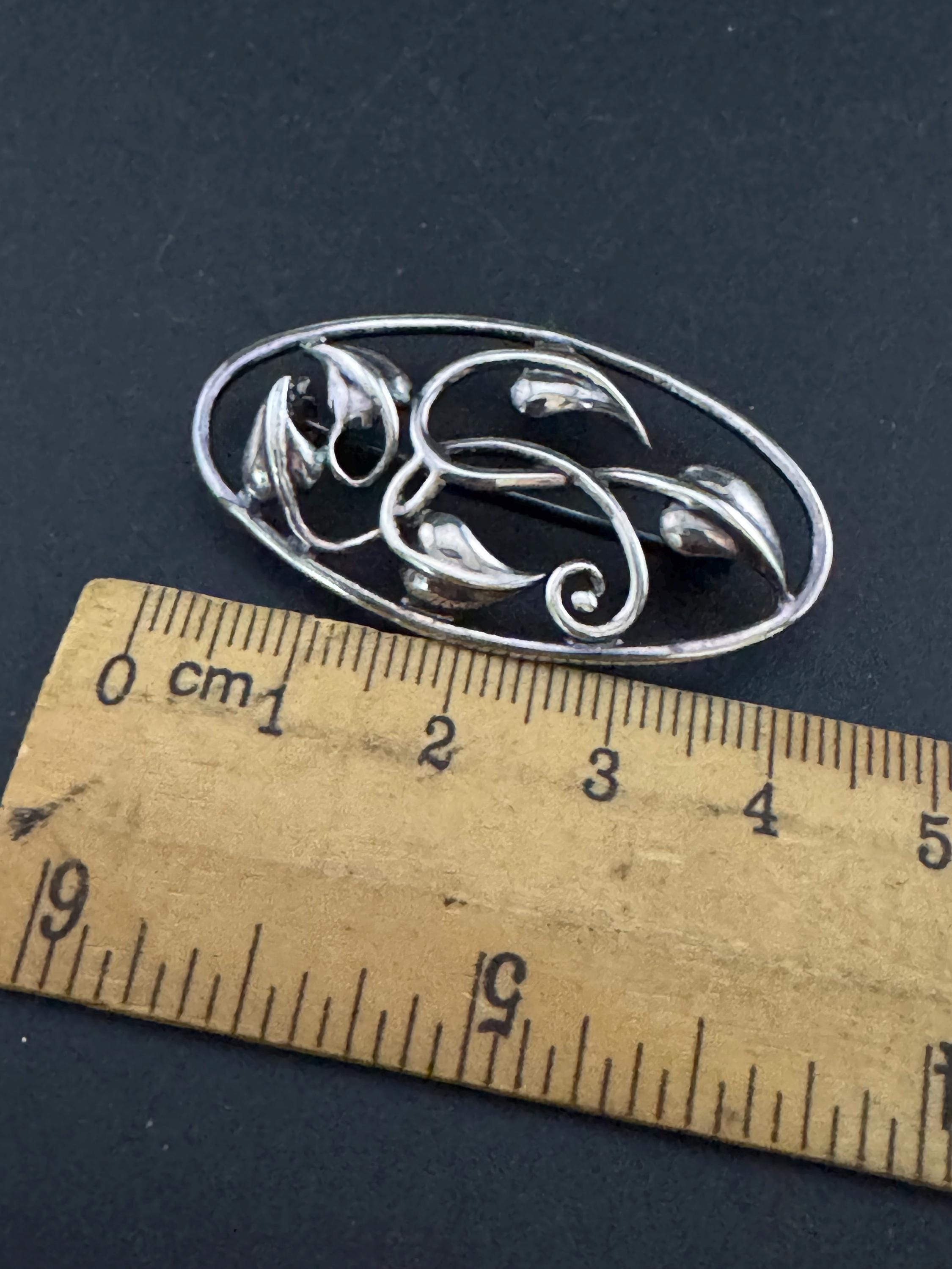 Modernist Sterling 925 Silver art nouveau style floral Brooch 5.9 grams 4cm