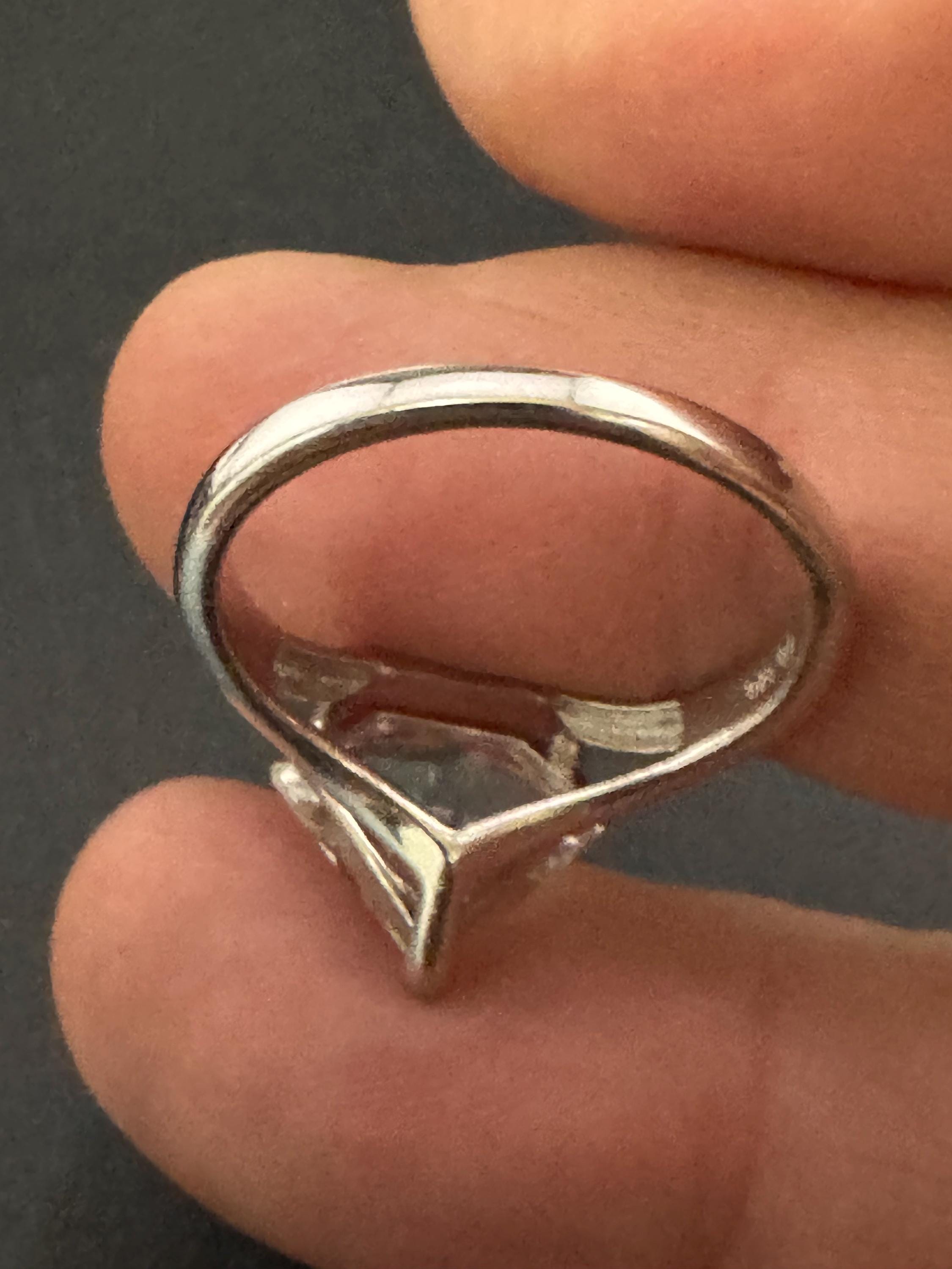 Size M 925 sterling silver clear gemstone gem set dress ring 2.6 grams
