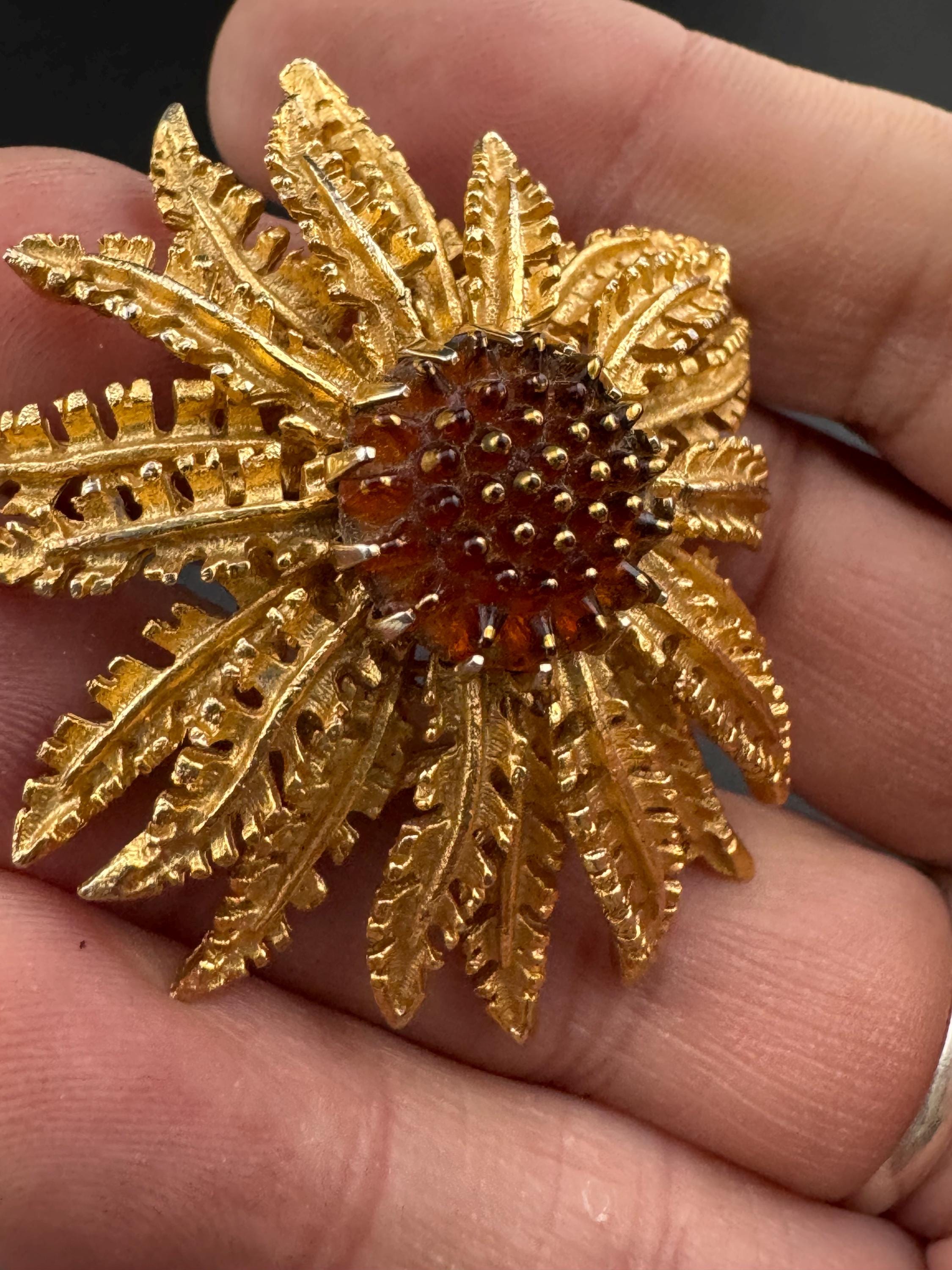 Signed Sarah Coventry Large 5cm gold tone floral brooch with topaz brown glass