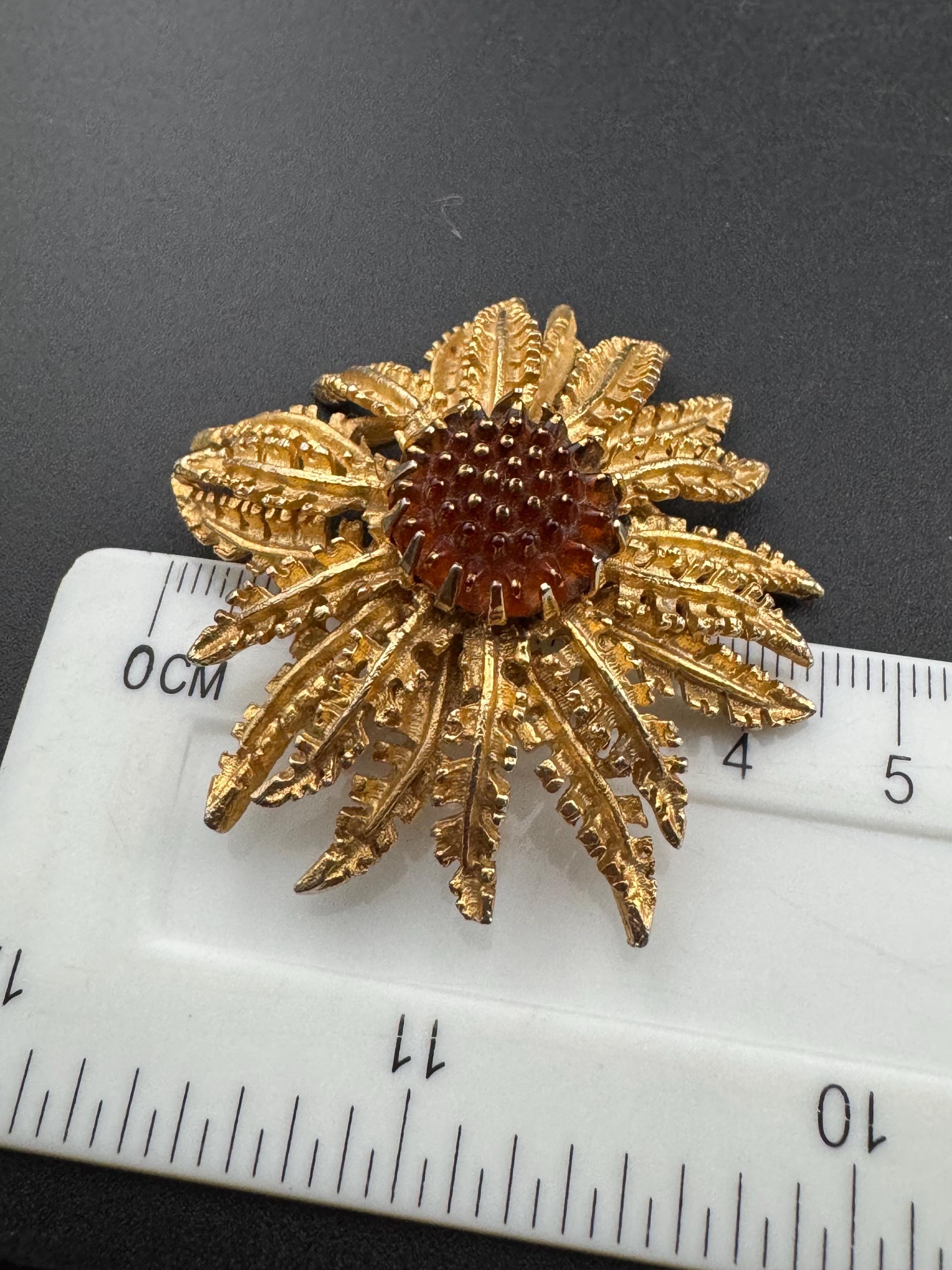 Signed Sarah Coventry Large 5cm gold tone floral brooch with topaz brown glass