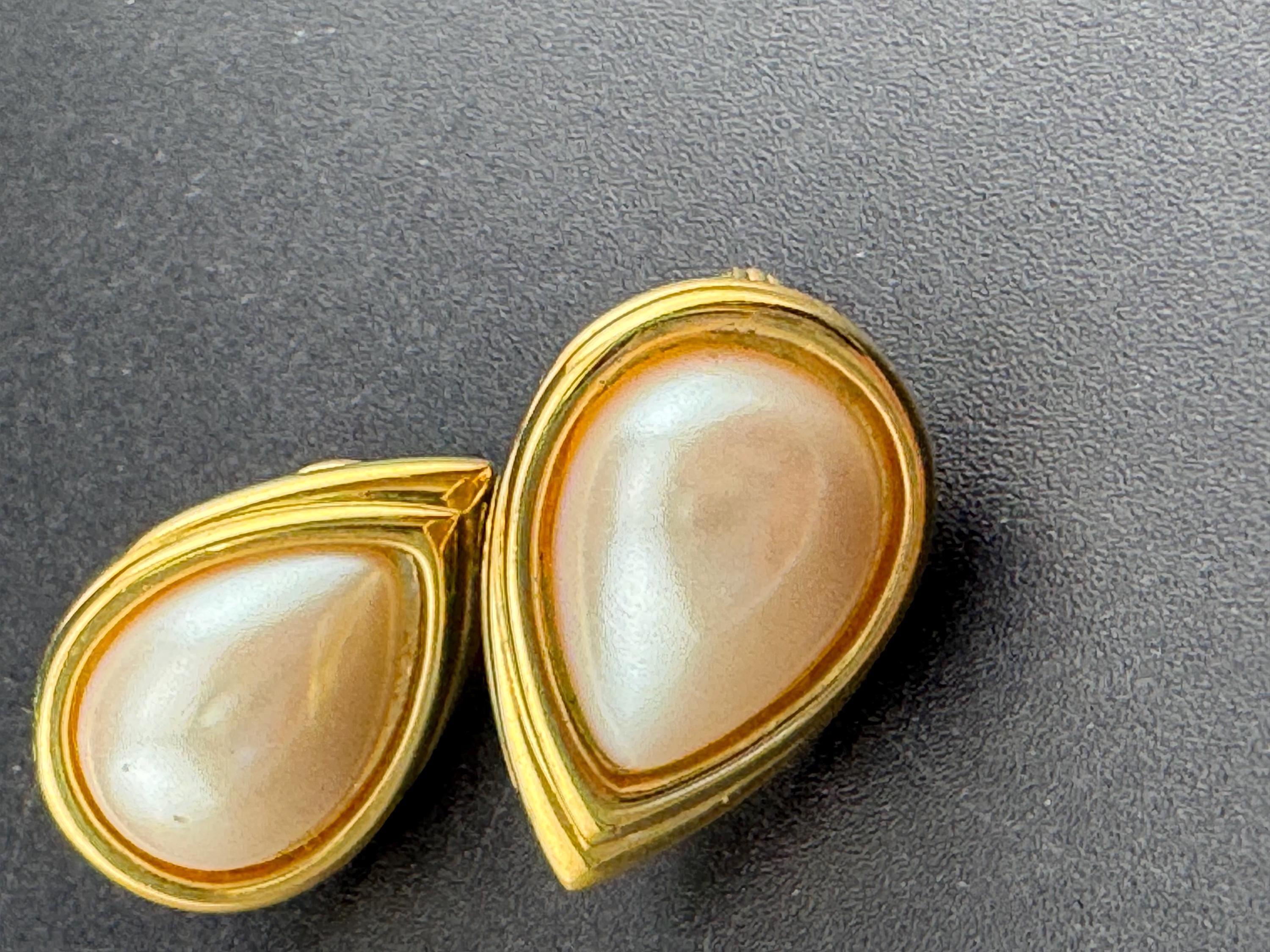 Vintage signed Monet 22ct triple gold plated faux pearl teardrop stud clip on earrings