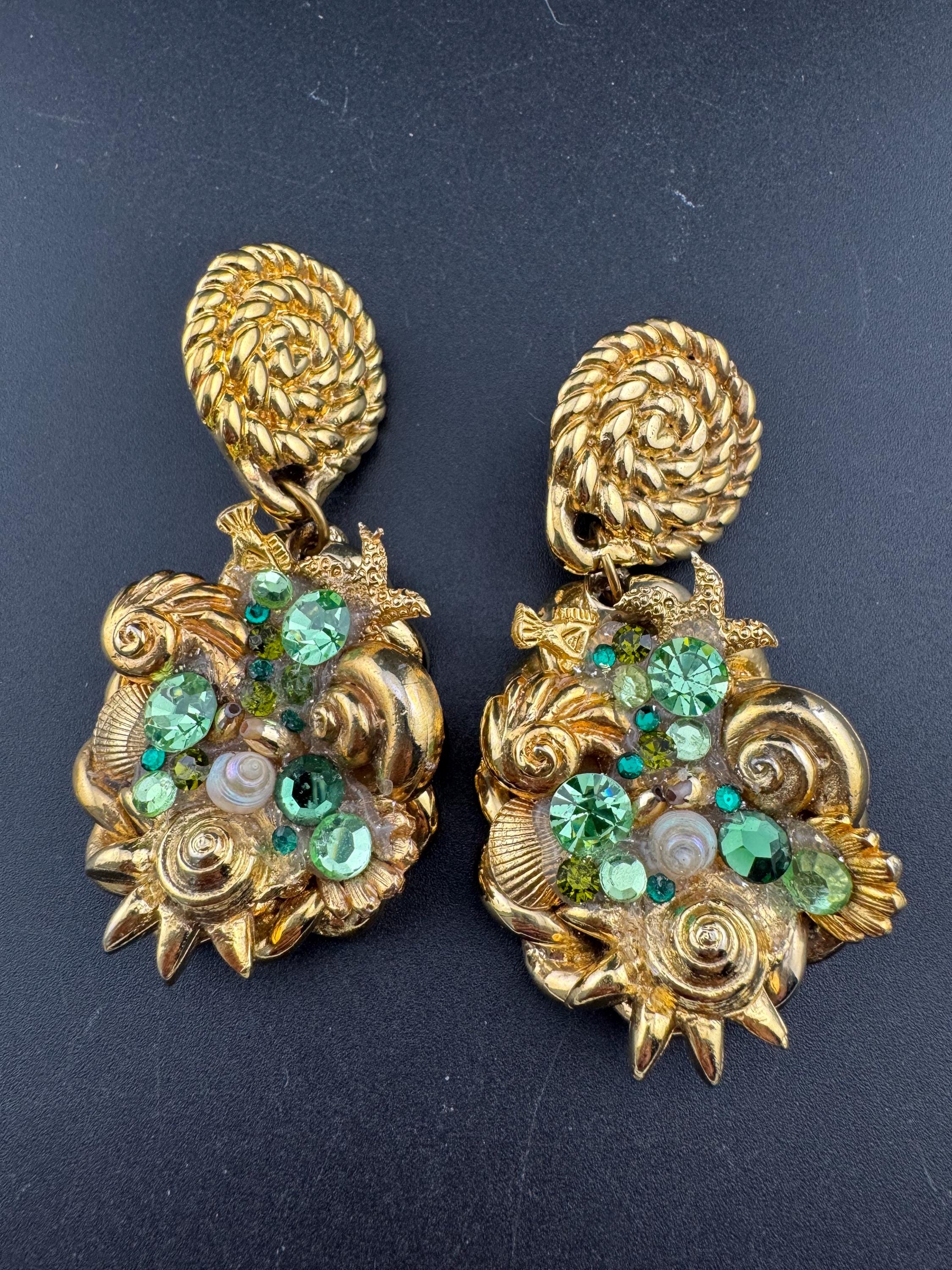 Huge 7cm Jacky De G designer gold tone oversized nautical shell and starfish drop clip on earrings with faux pearls and green rhinestones