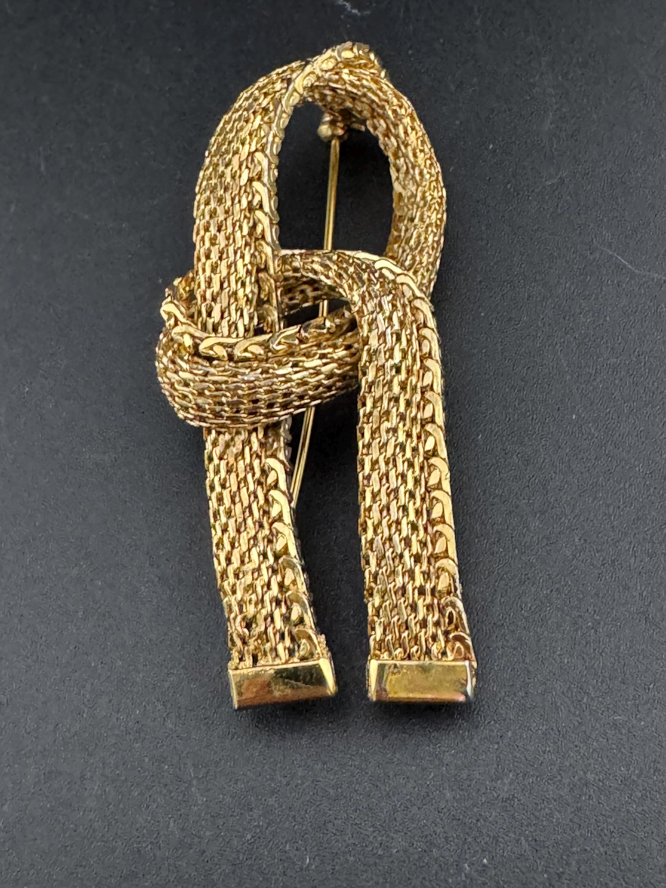 Vintage Gold Tone Rope Knot Brooch: Mid-Century Modernist Design