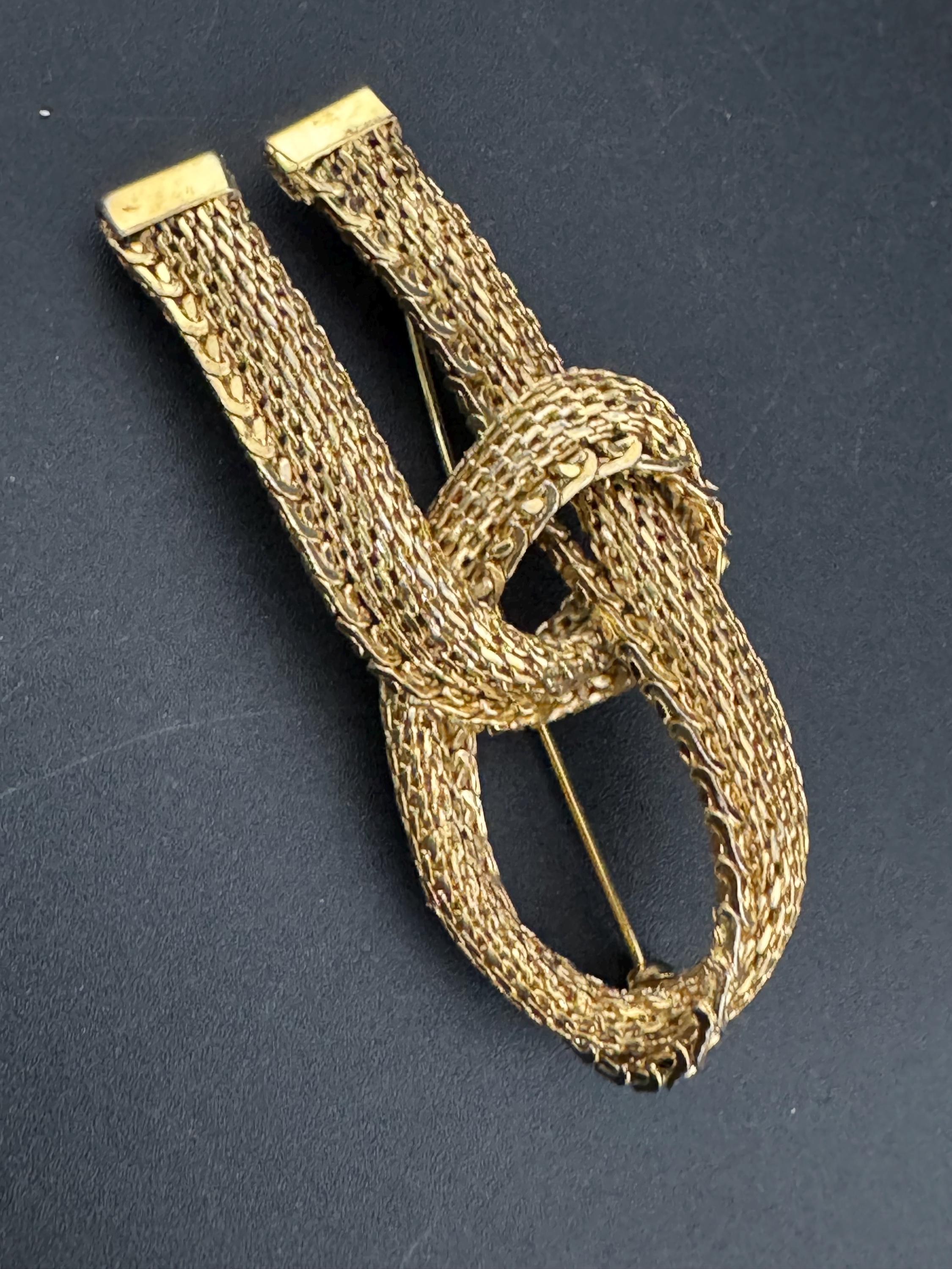 Vintage Gold Tone Rope Knot Brooch: Mid-Century Modernist Design
